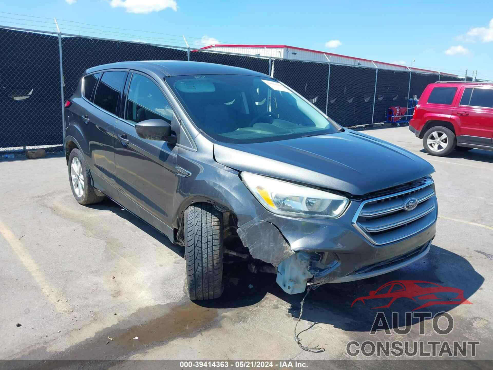 FORD ESCAPE 2017 - 1FMCU0GD2HUA09695