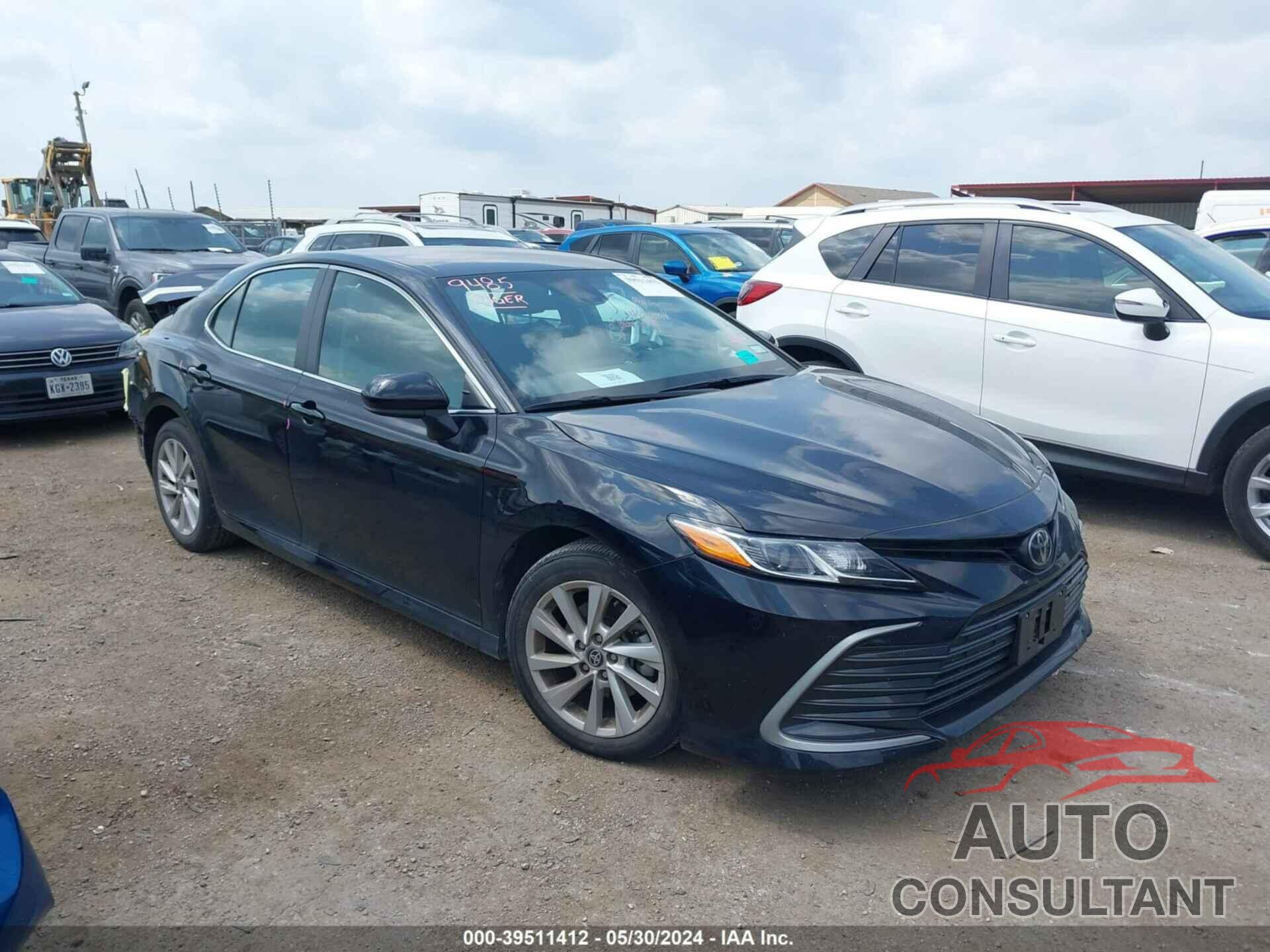 TOYOTA CAMRY 2022 - 4T1C11AK8NU632725
