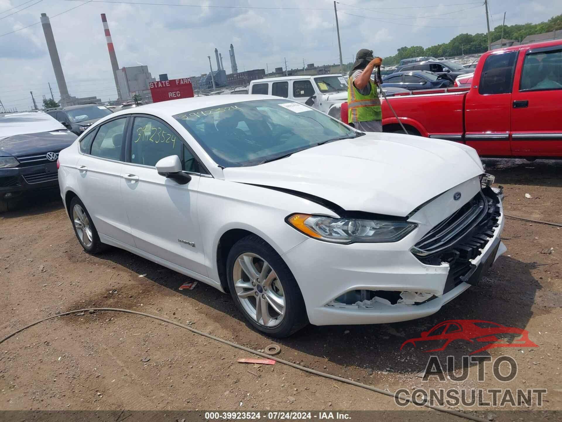 FORD FUSION HYBRID 2018 - 3FA6P0LU2JR198365