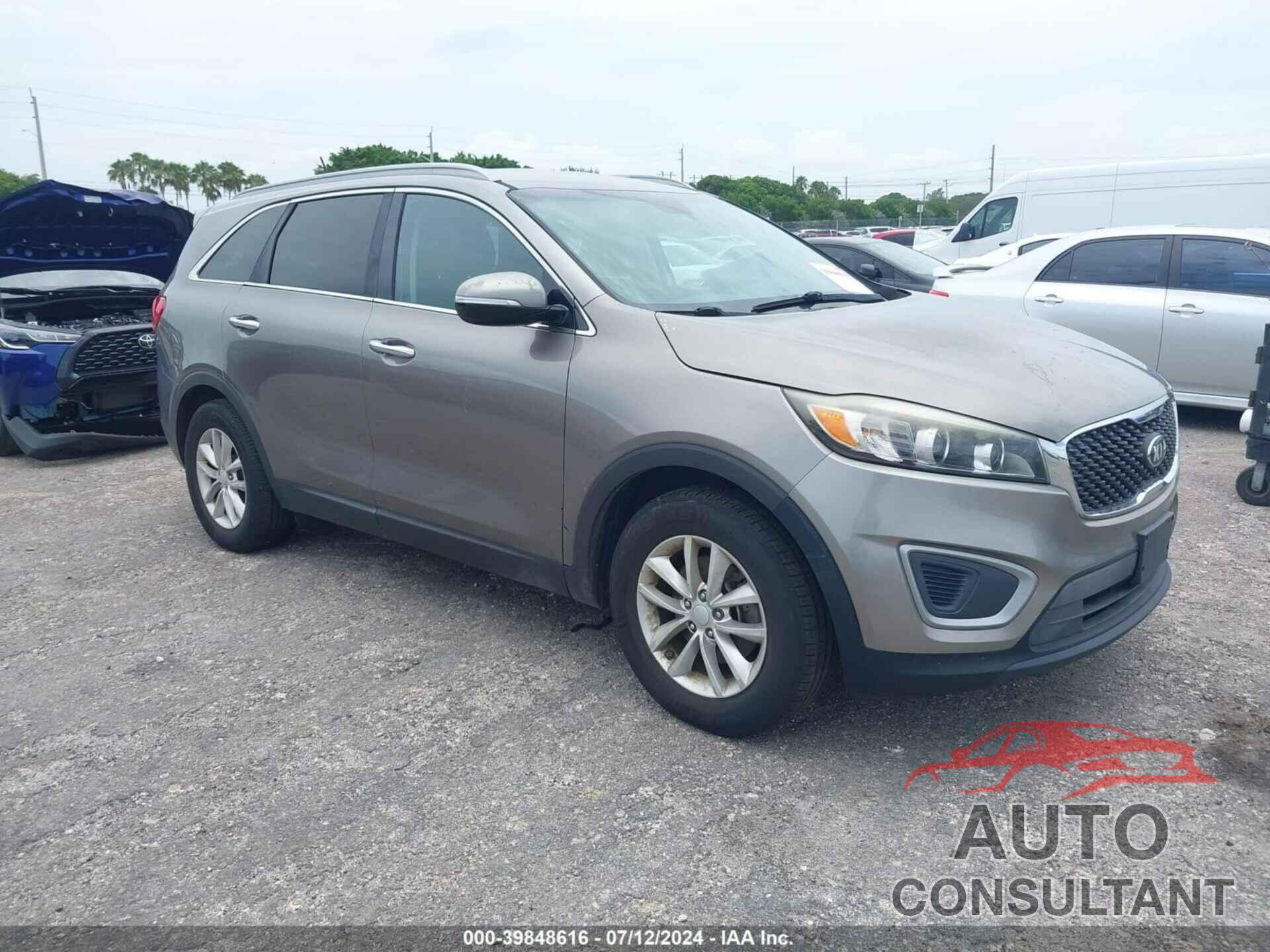 KIA SORENTO 2017 - 5XYPGDA55HG210966