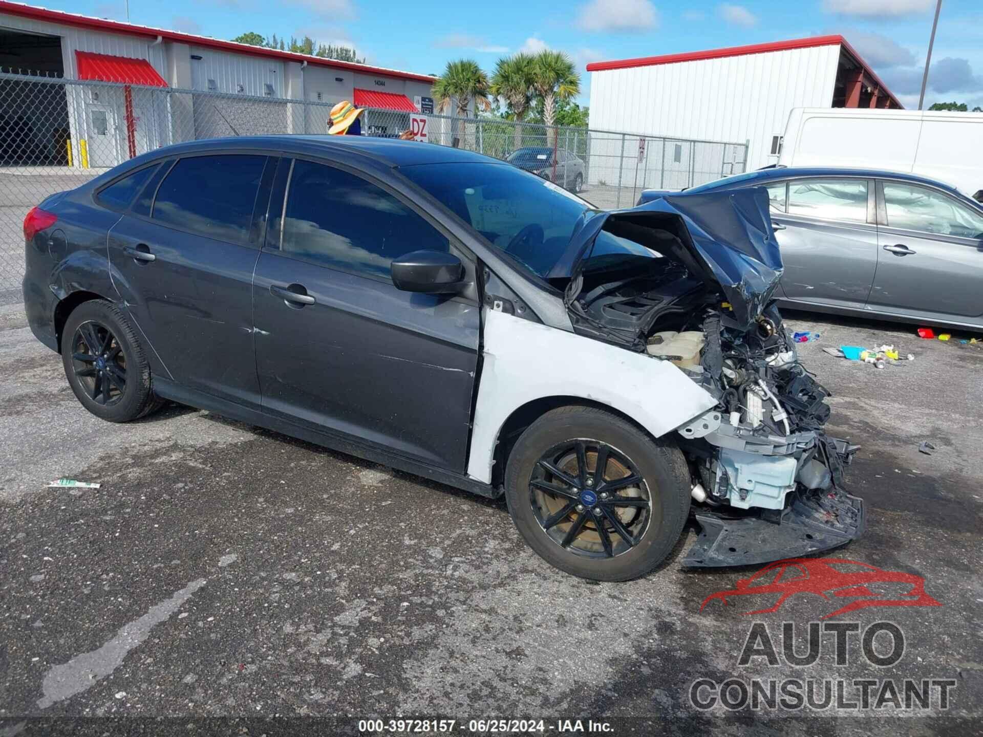 FORD FOCUS 2018 - 1FADP3FE3JL332330