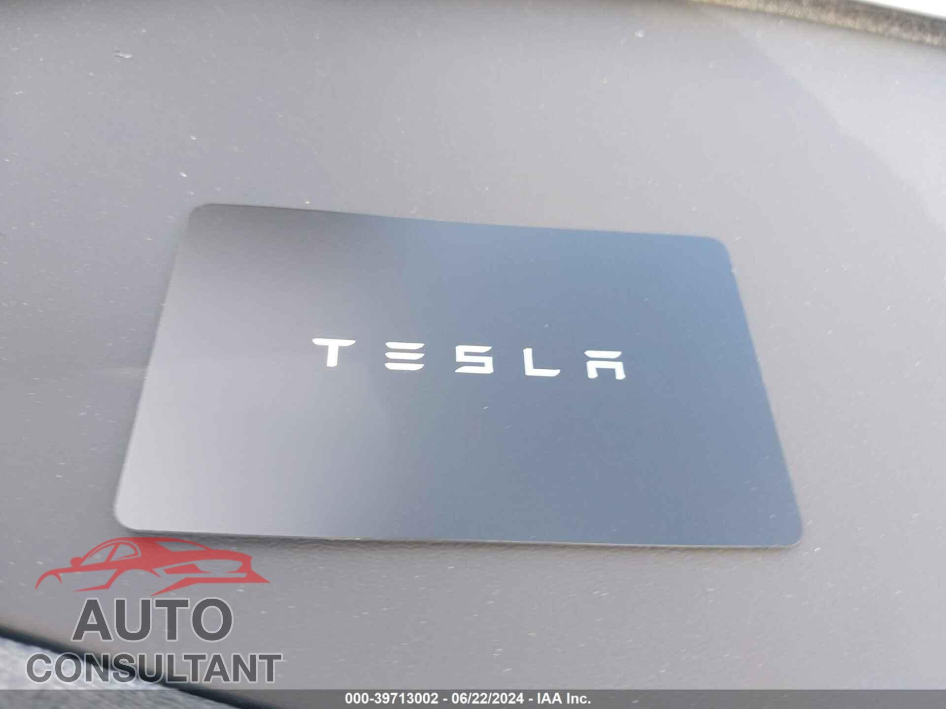TESLA MODEL 3 2024 - 5YJ3E1EA9RF752400