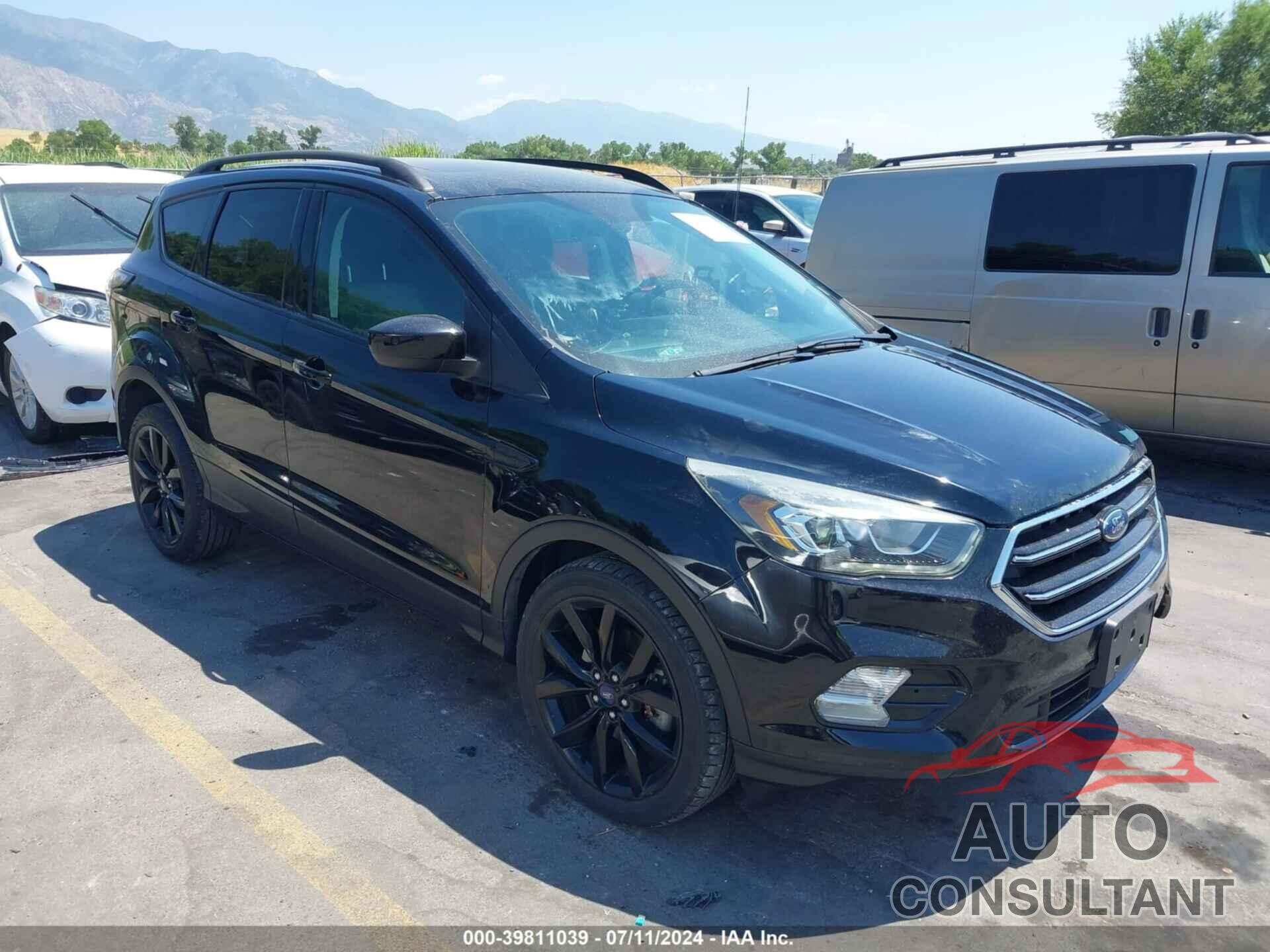 FORD ESCAPE 2017 - 1FMCU9GD4HUC57855