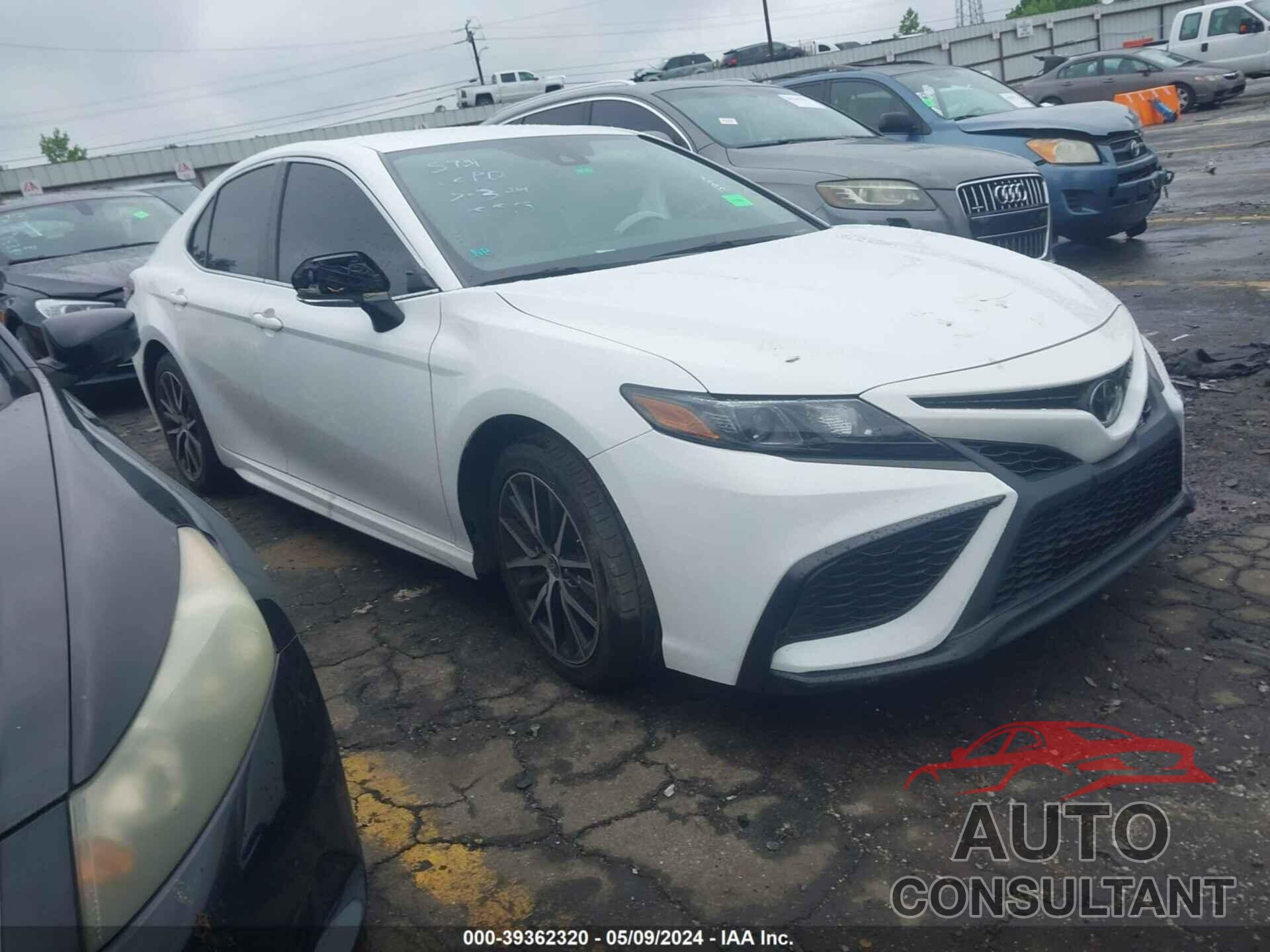 TOYOTA CAMRY 2022 - 4T1G11AK8NU645931