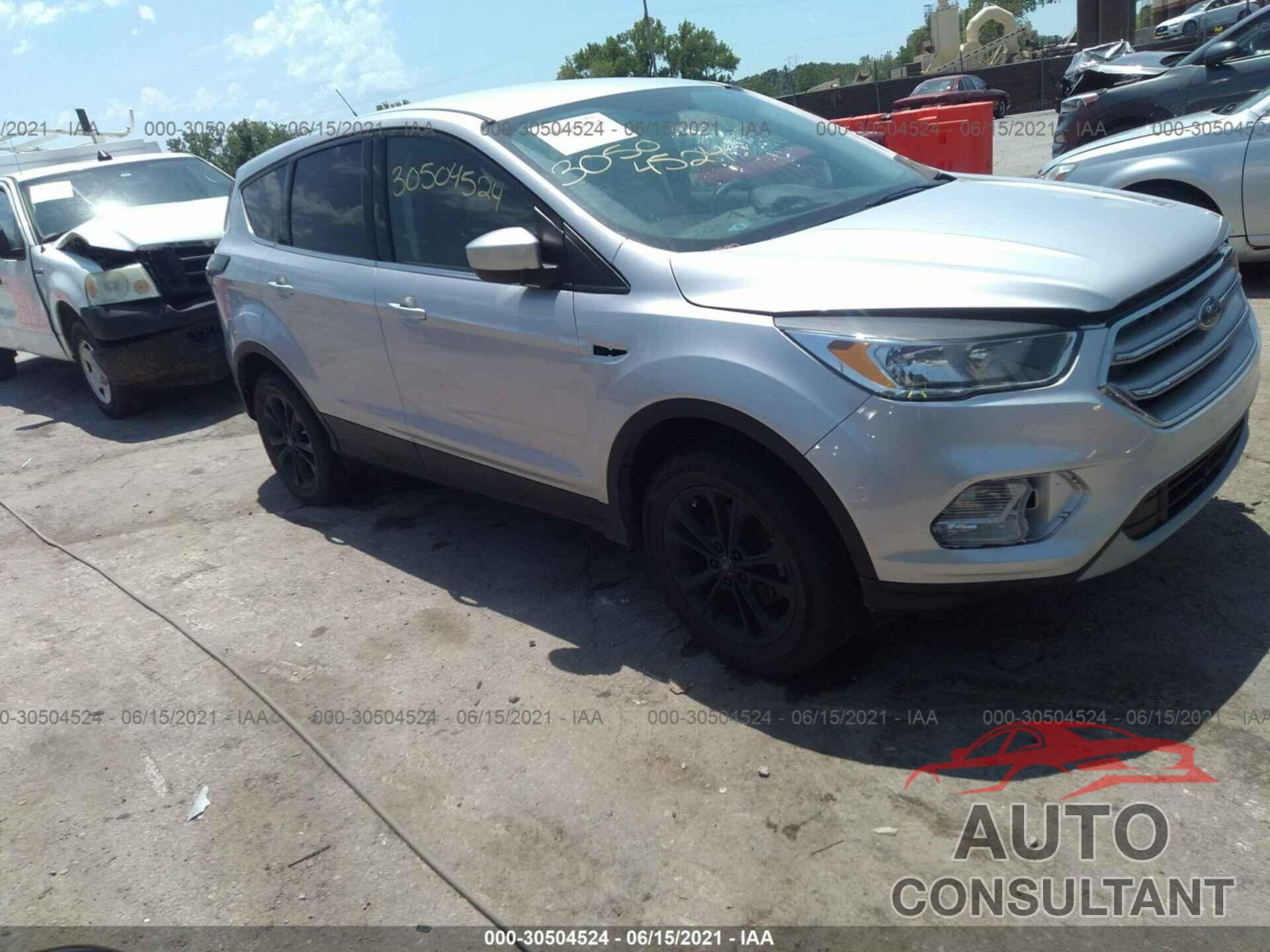 FORD ESCAPE 2017 - 1FMCU0GD4HUE39261