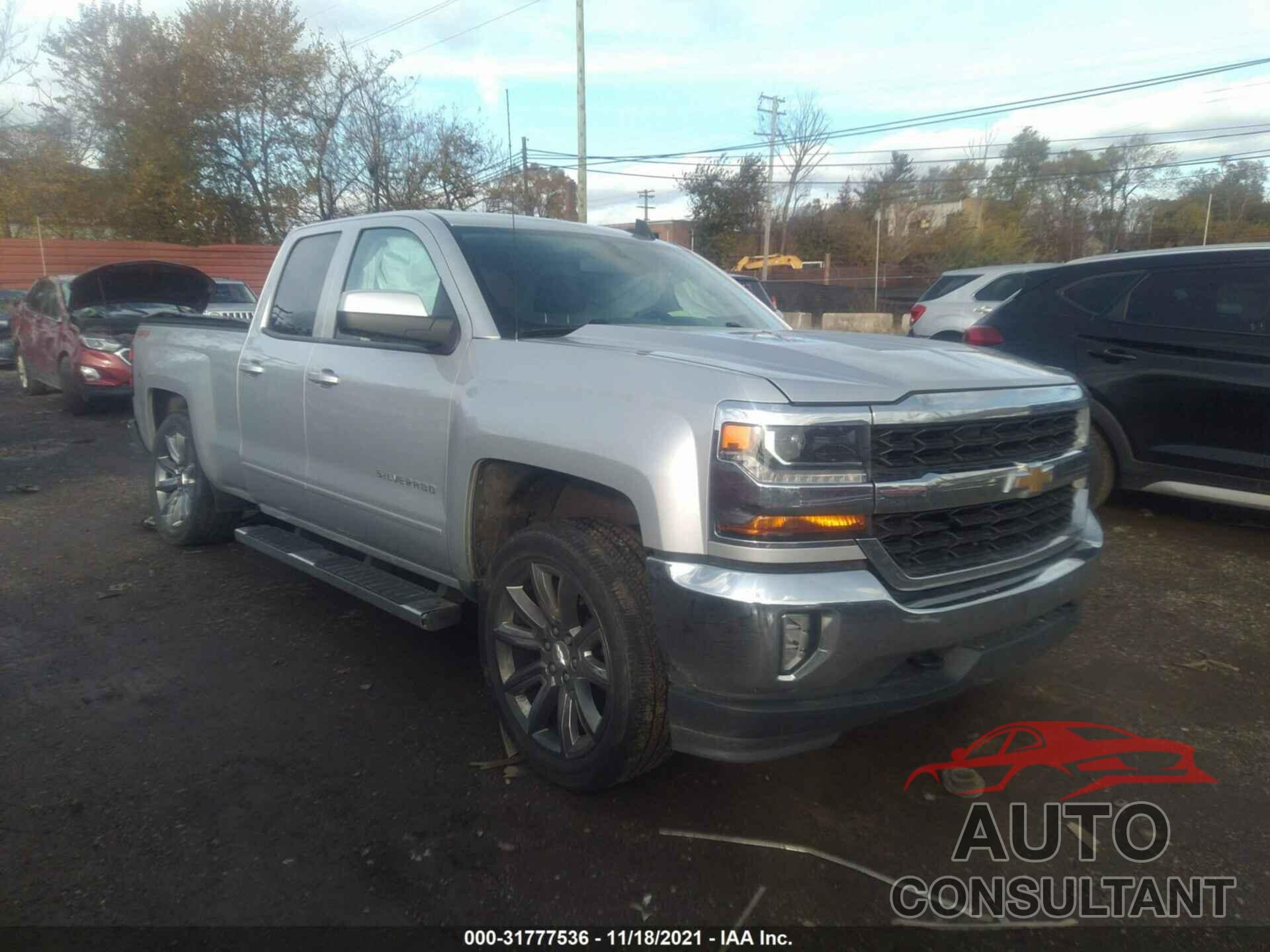 CHEVROLET SILVERADO 1500 2017 - 1GCVKREC8HZ405876