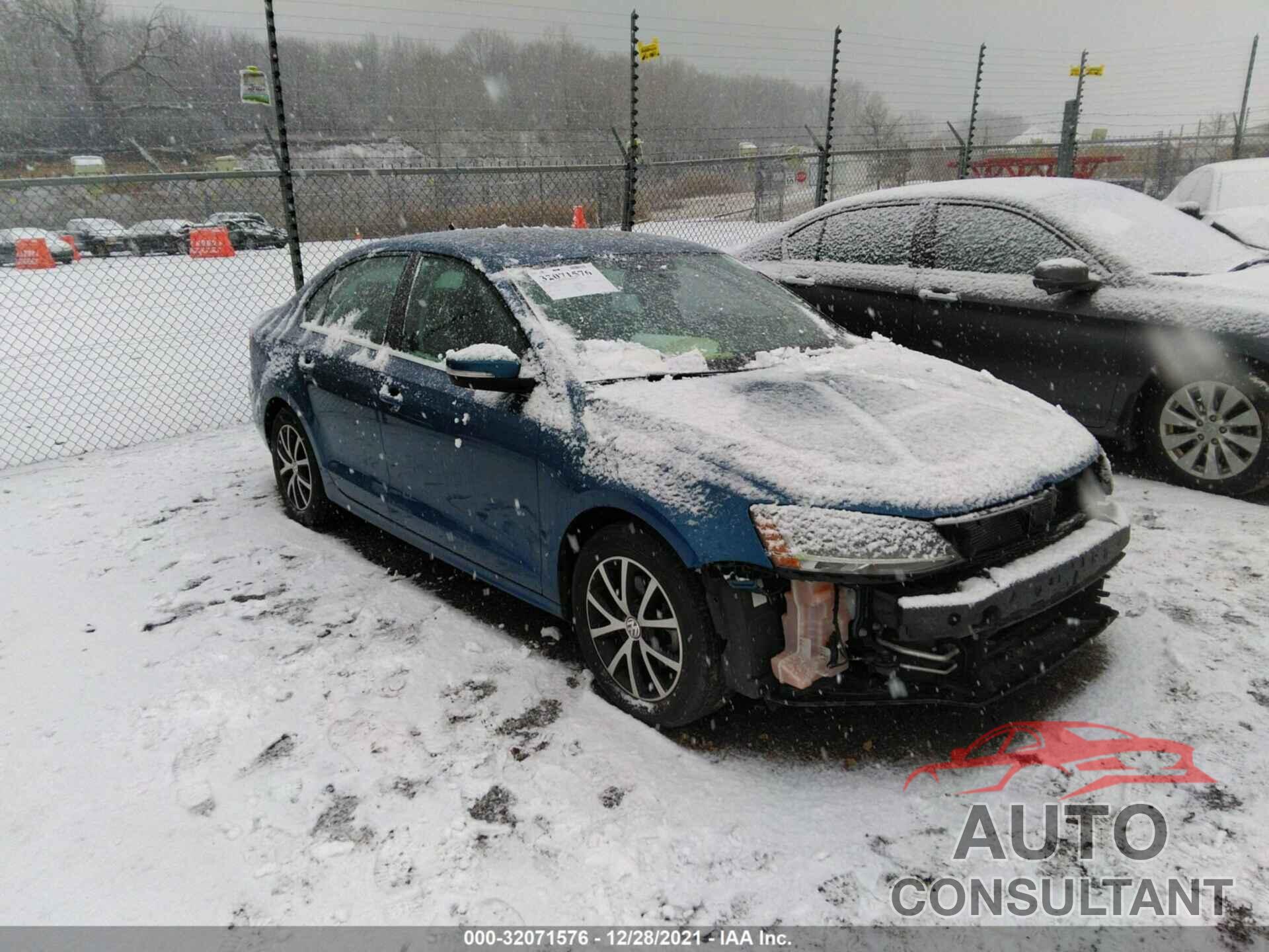 VOLKSWAGEN JETTA 2018 - 3VWDB7AJ3JM243308