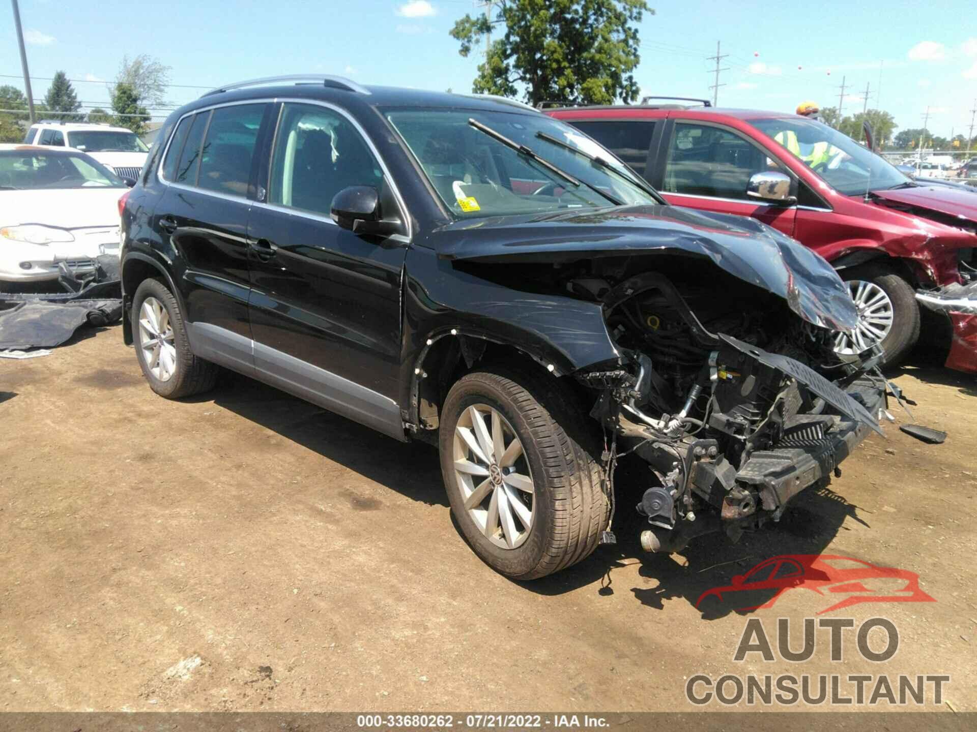 VOLKSWAGEN TIGUAN 2017 - WVGSV7AX0HW508729