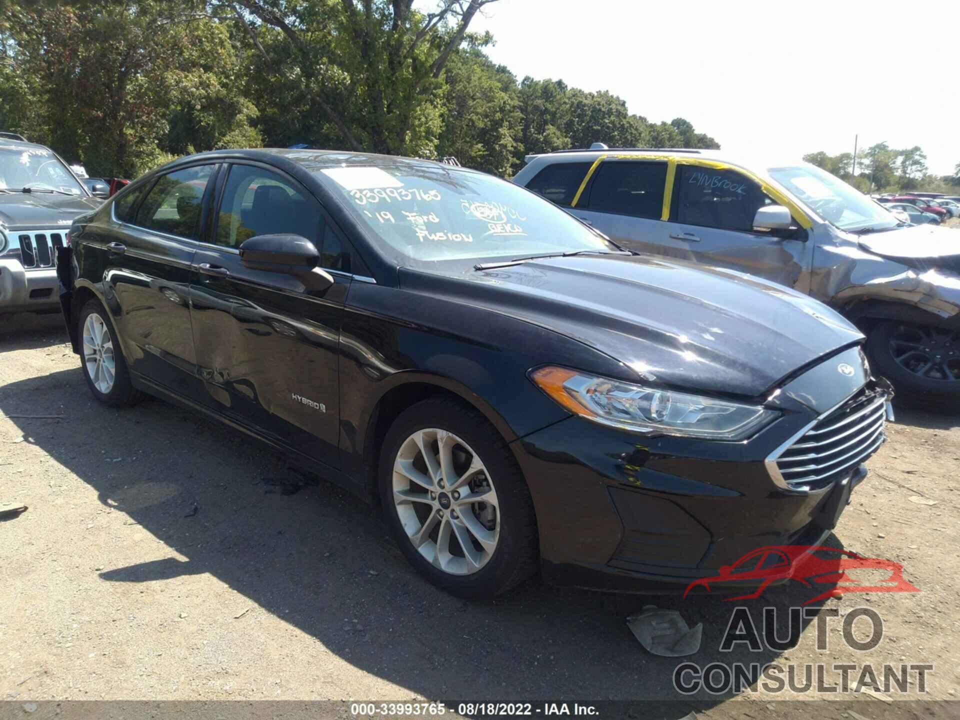 FORD FUSION HYBRID 2019 - 3FA6P0LU8KR157224