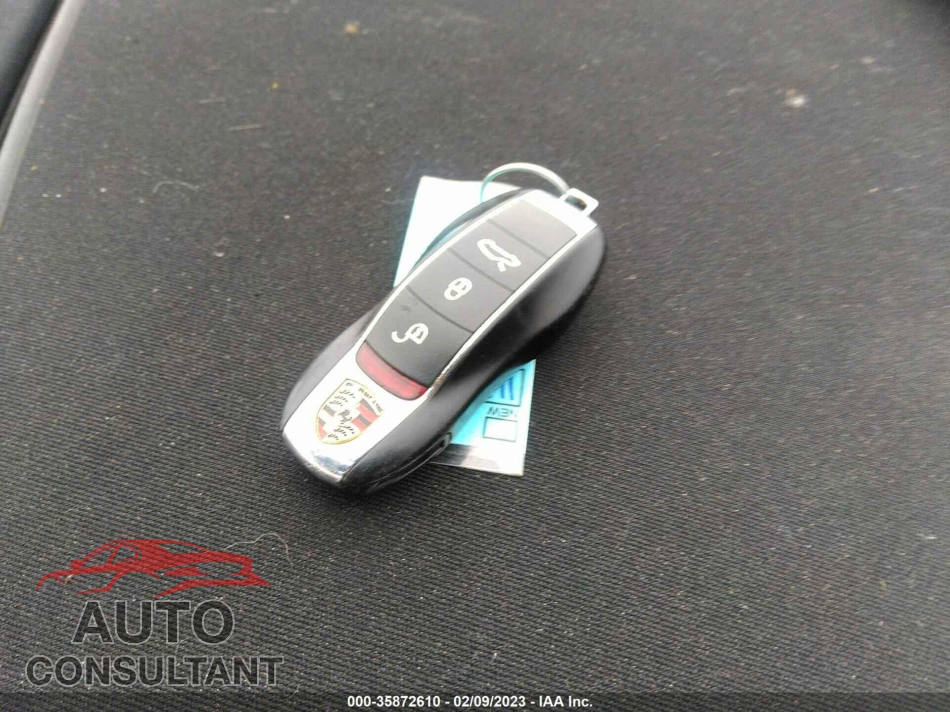 PORSCHE 911 2017 - WP0CA2A95HS141648