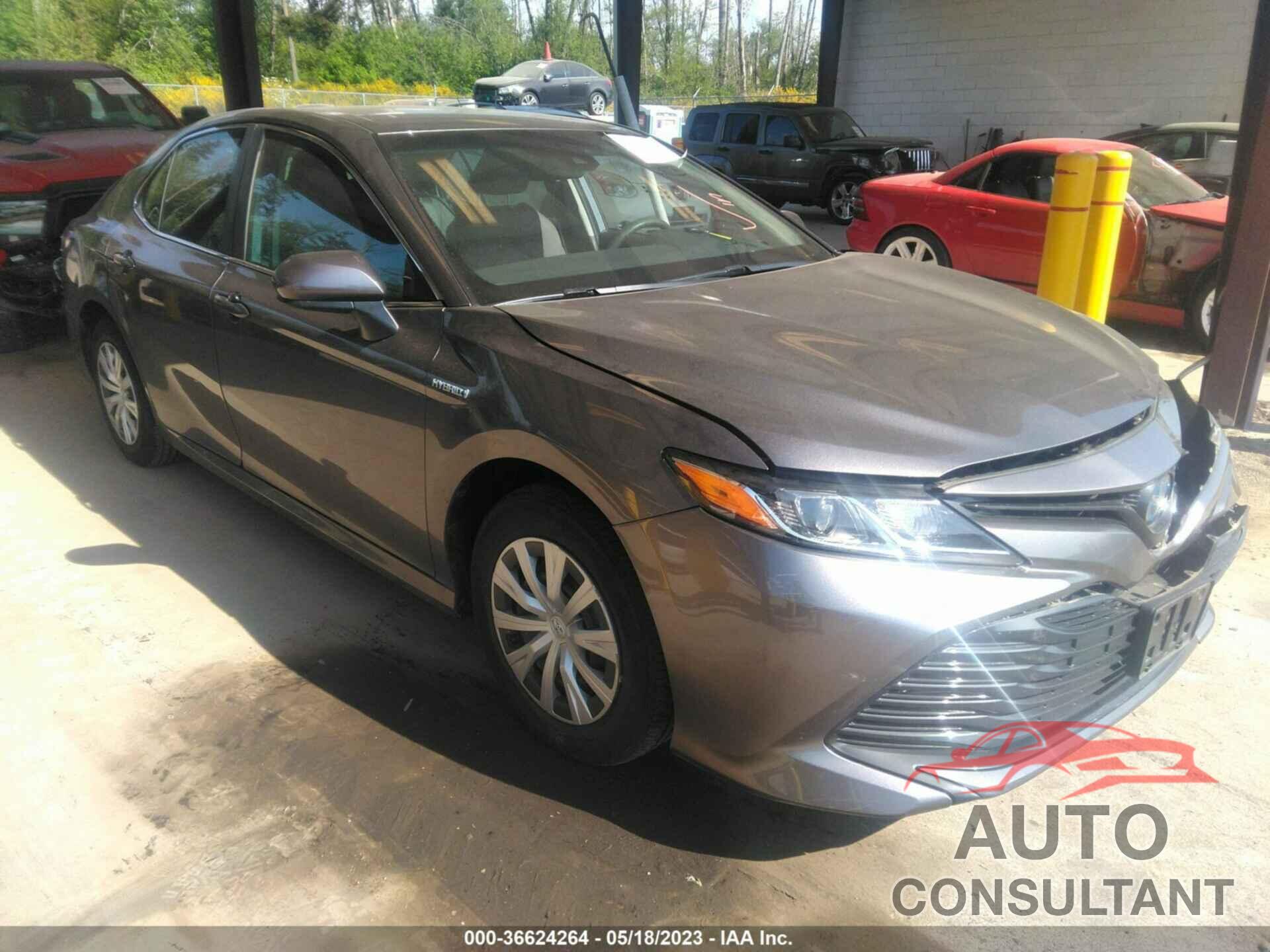 TOYOTA CAMRY 2018 - 4T1B31HK9JU504919