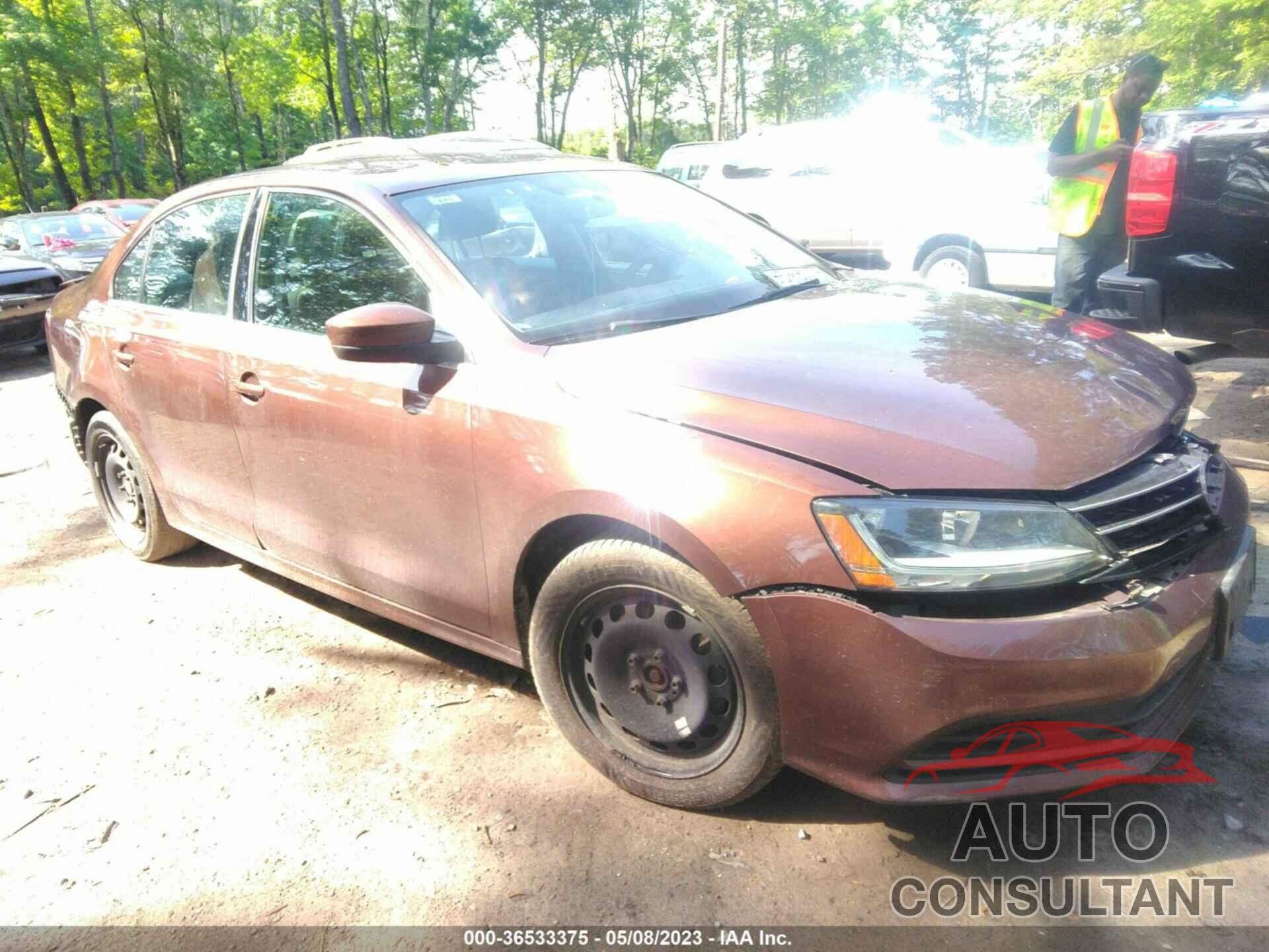 VOLKSWAGEN JETTA 2017 - 3VW2B7AJXHM371921