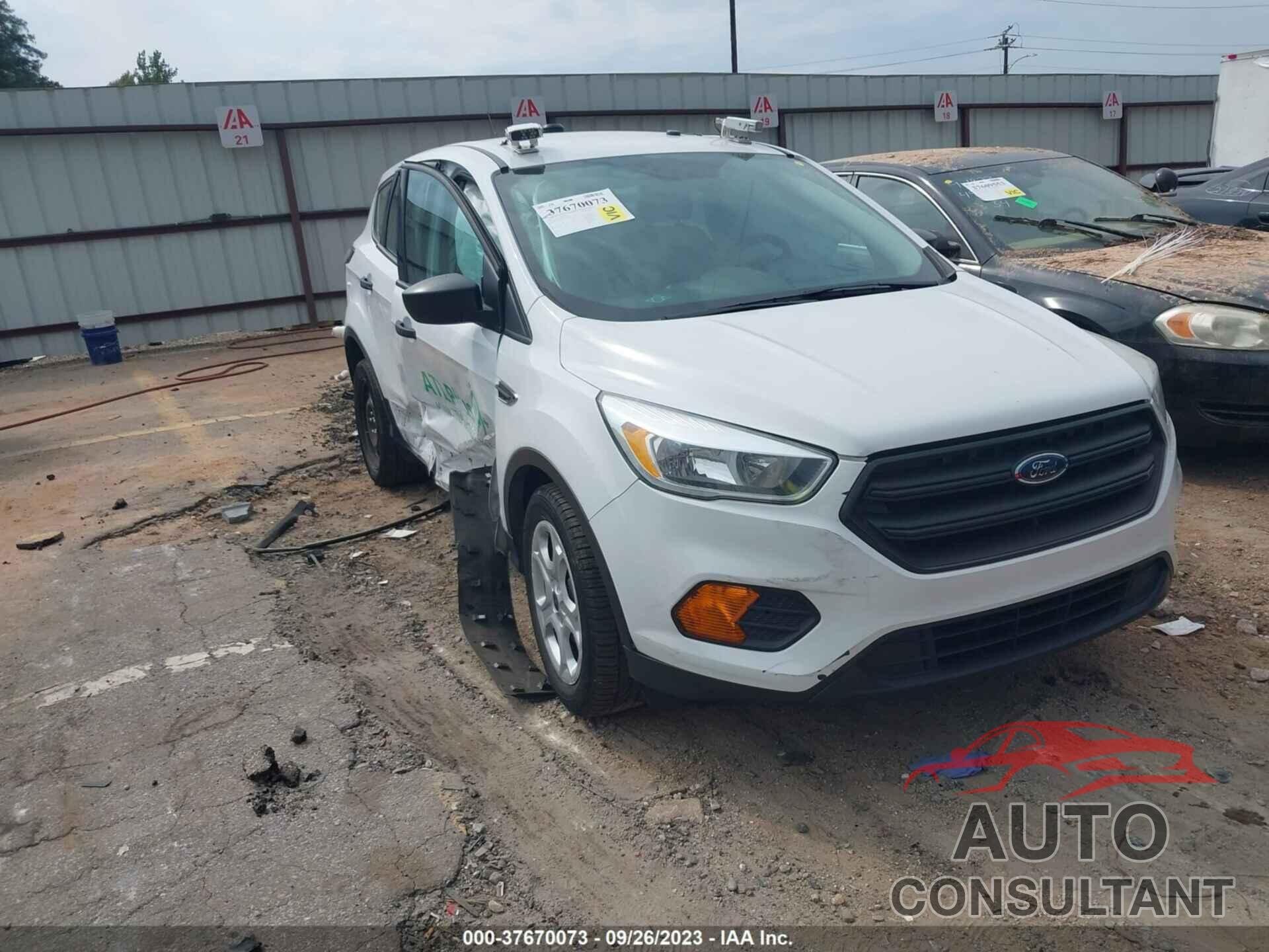 FORD ESCAPE 2017 - 1FMCU0F73HUD48509