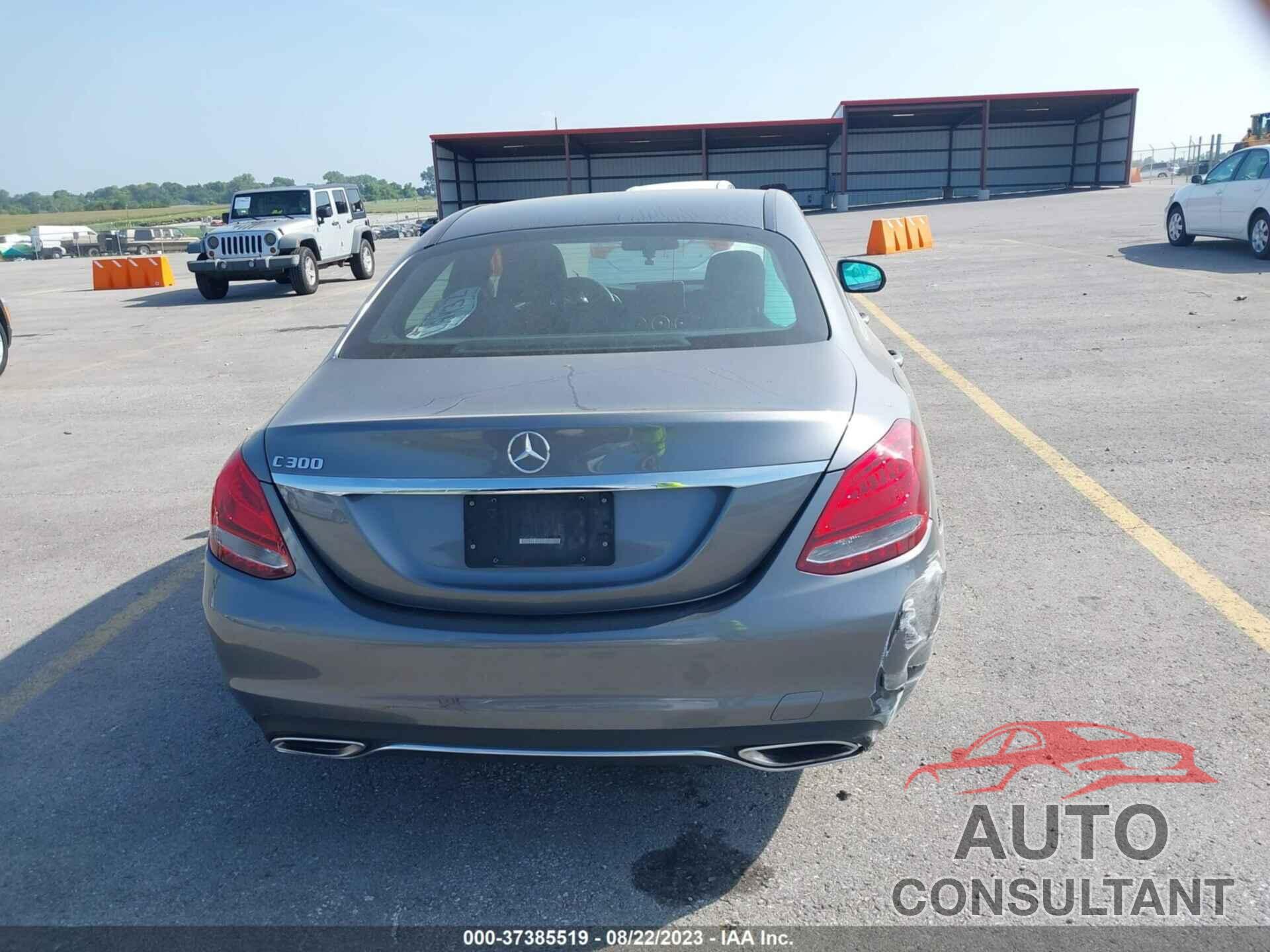 MERCEDES-BENZ C 300 2018 - 55SWF4JB9JU251407