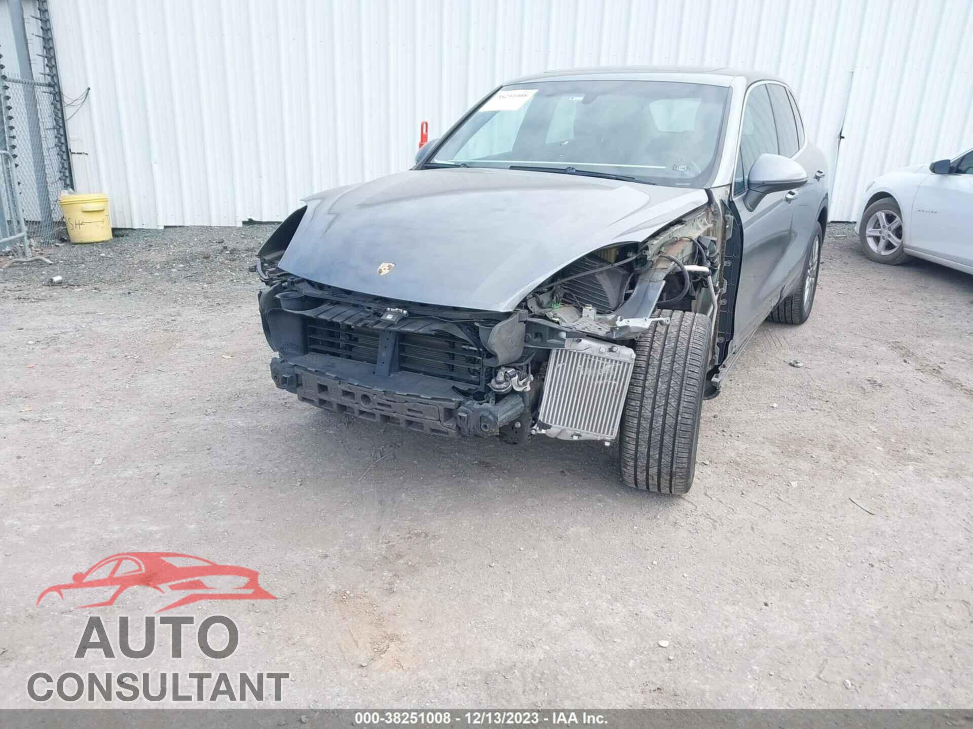 PORSCHE CAYENNE 2017 - WP1AB2A29HLA53735