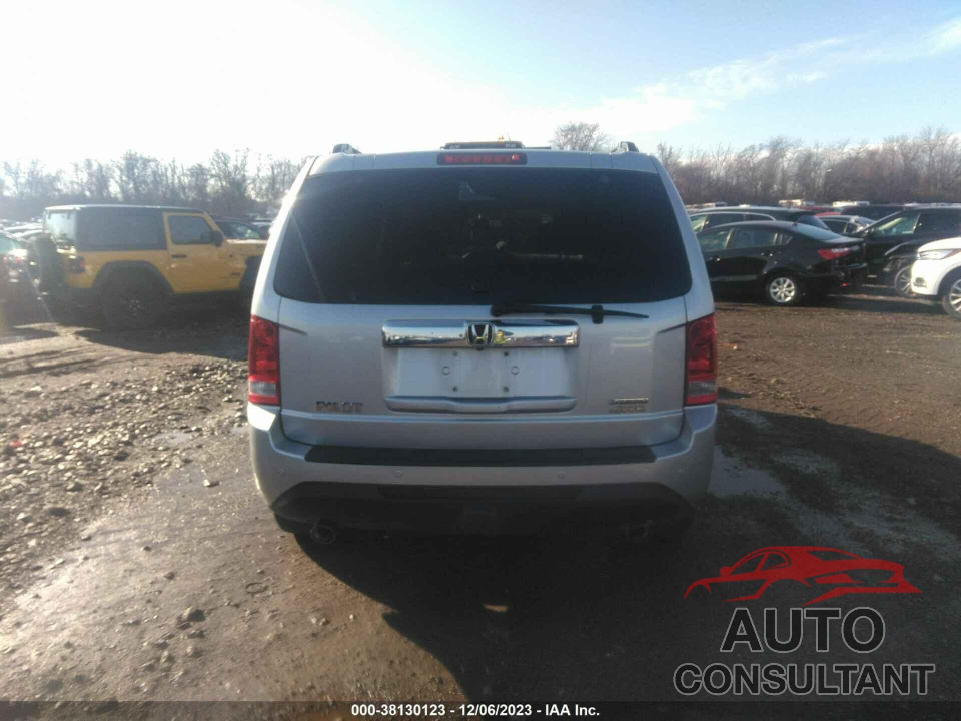 HONDA PILOT 2015 - 5FNYF4H90FB035241