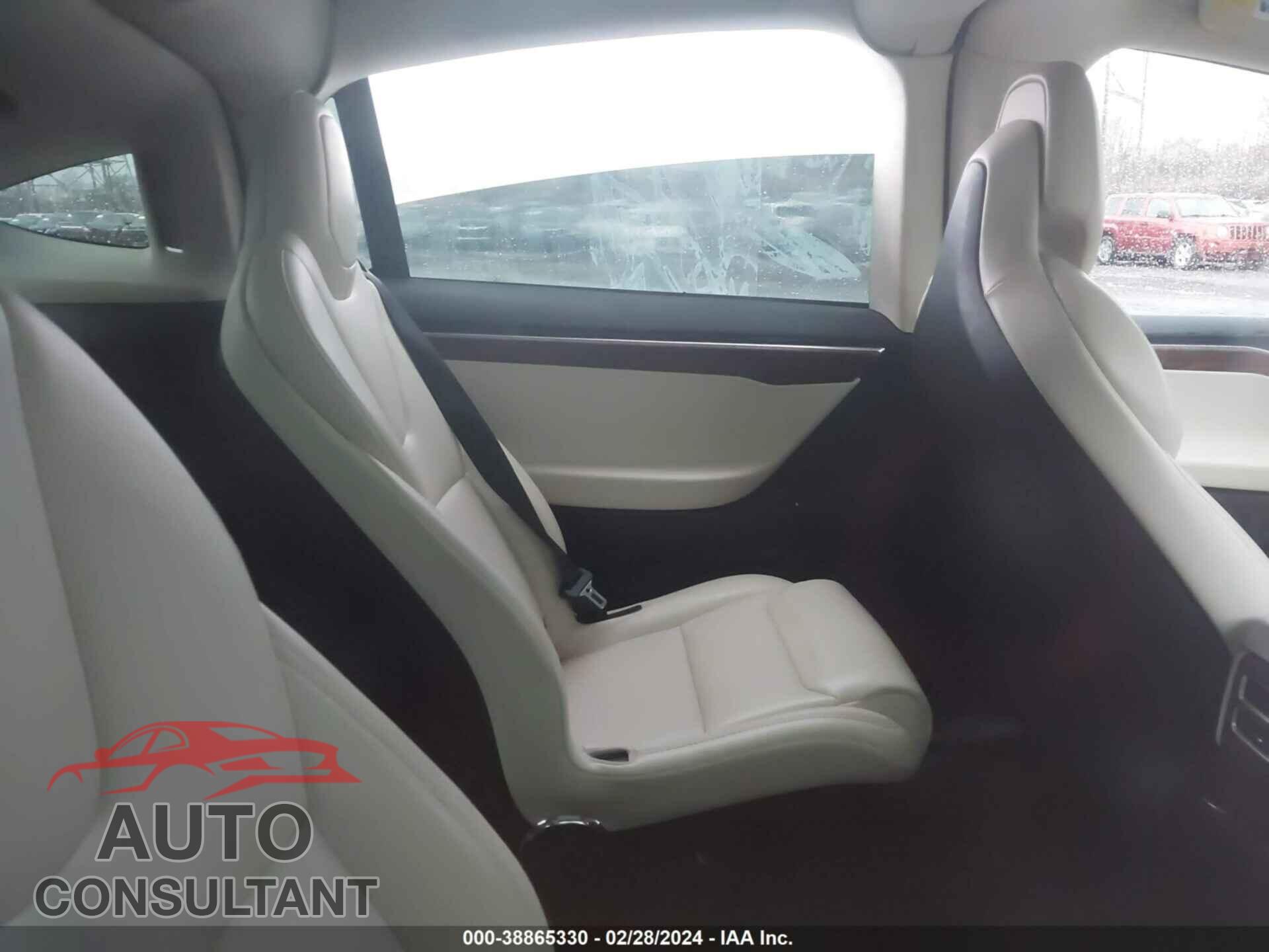 TESLA MODEL X 2017 - 5YJXCBE21HF065612