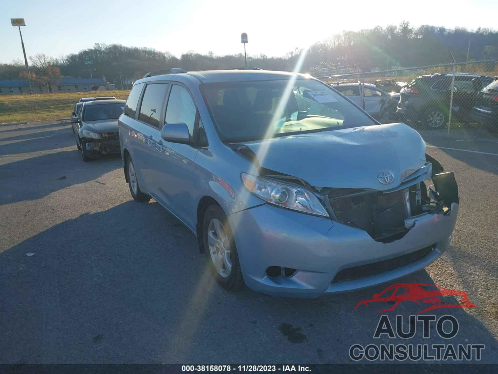 TOYOTA SIENNA 2017 - 5TDKZ3DC6HS843116