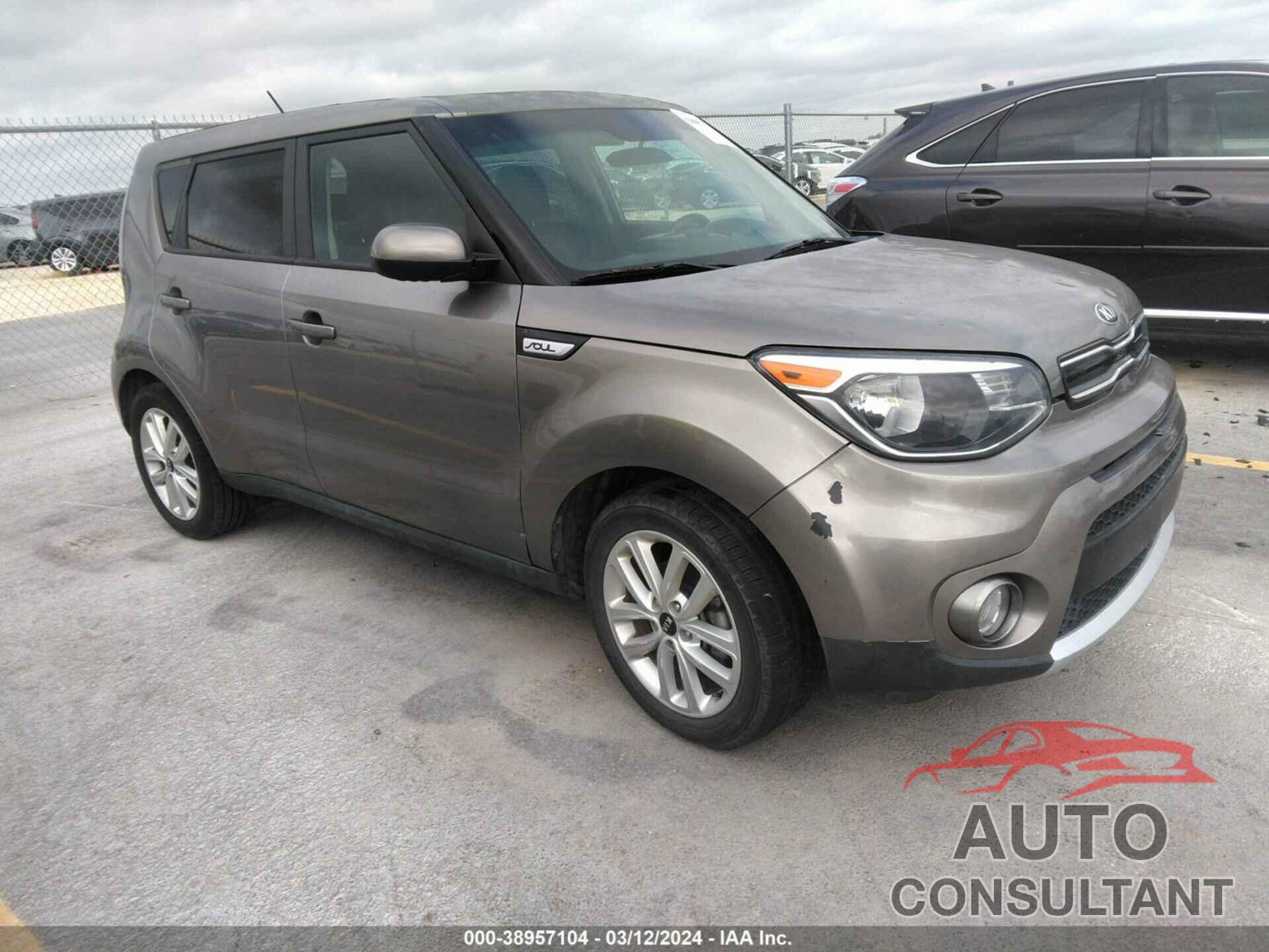 KIA SOUL 2018 - KNDJP3A5XJ7588445