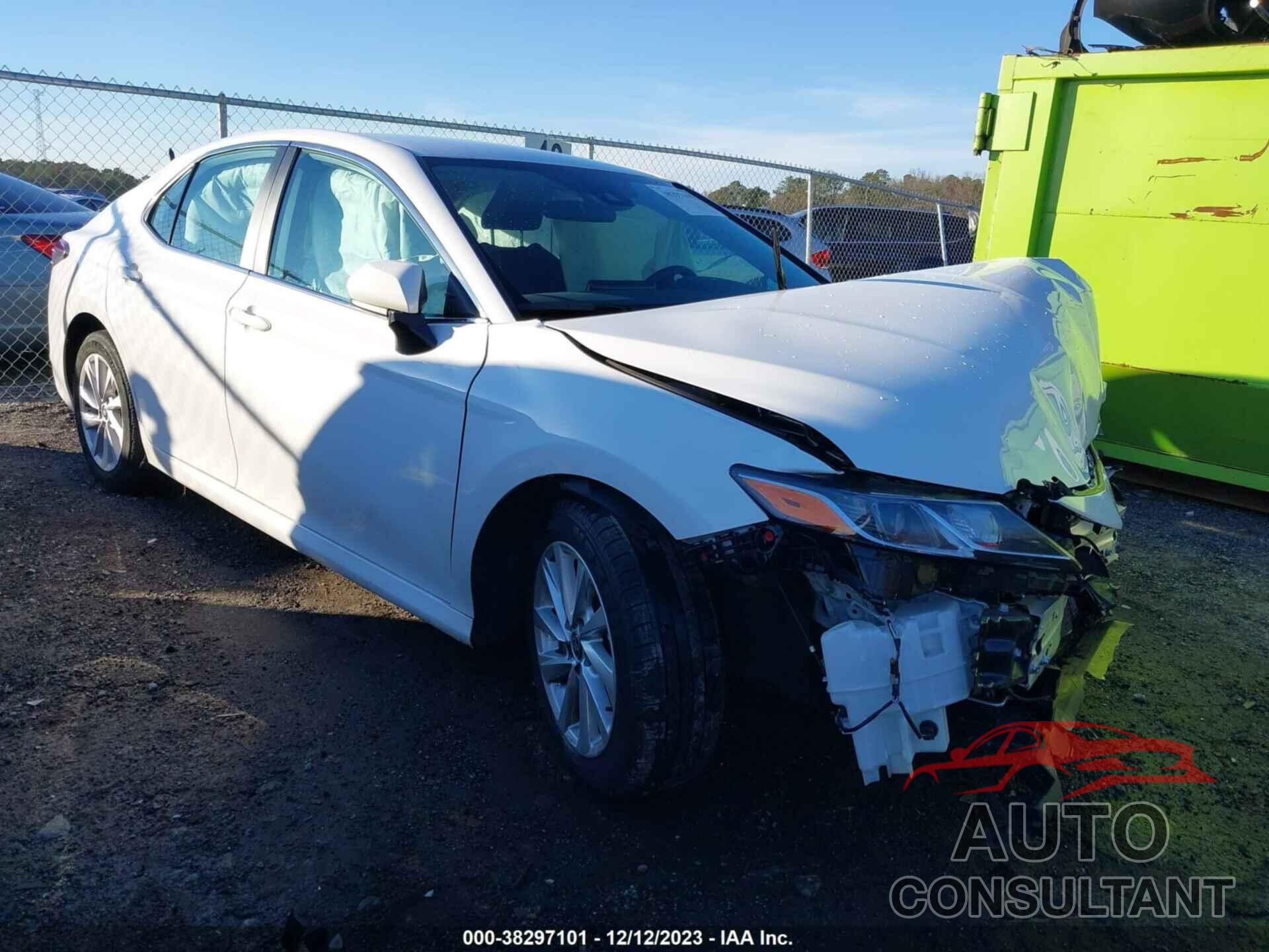 TOYOTA CAMRY 2022 - 4T1C11AK3NU691181