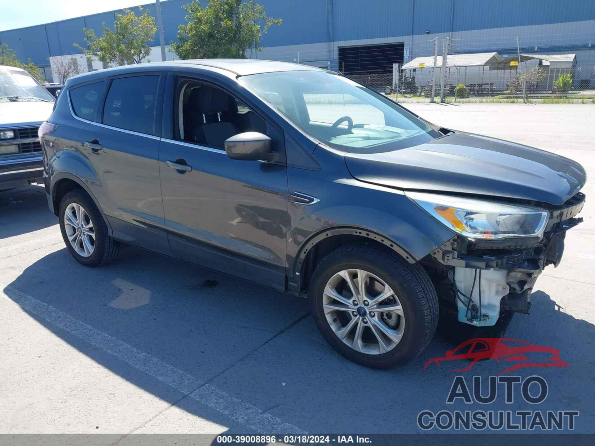 FORD ESCAPE 2017 - 1FMCU9G94HUA83717