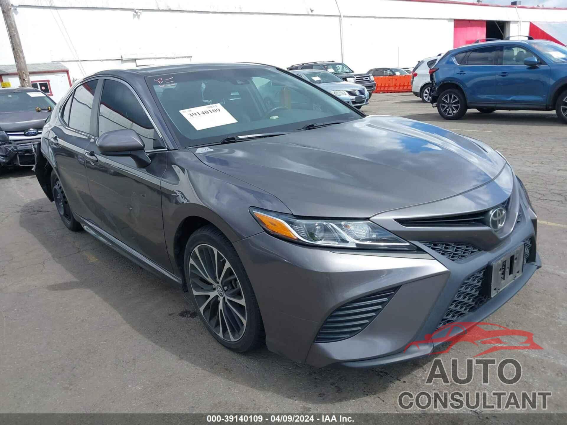 TOYOTA CAMRY 2018 - 4T1B11HK4JU130581