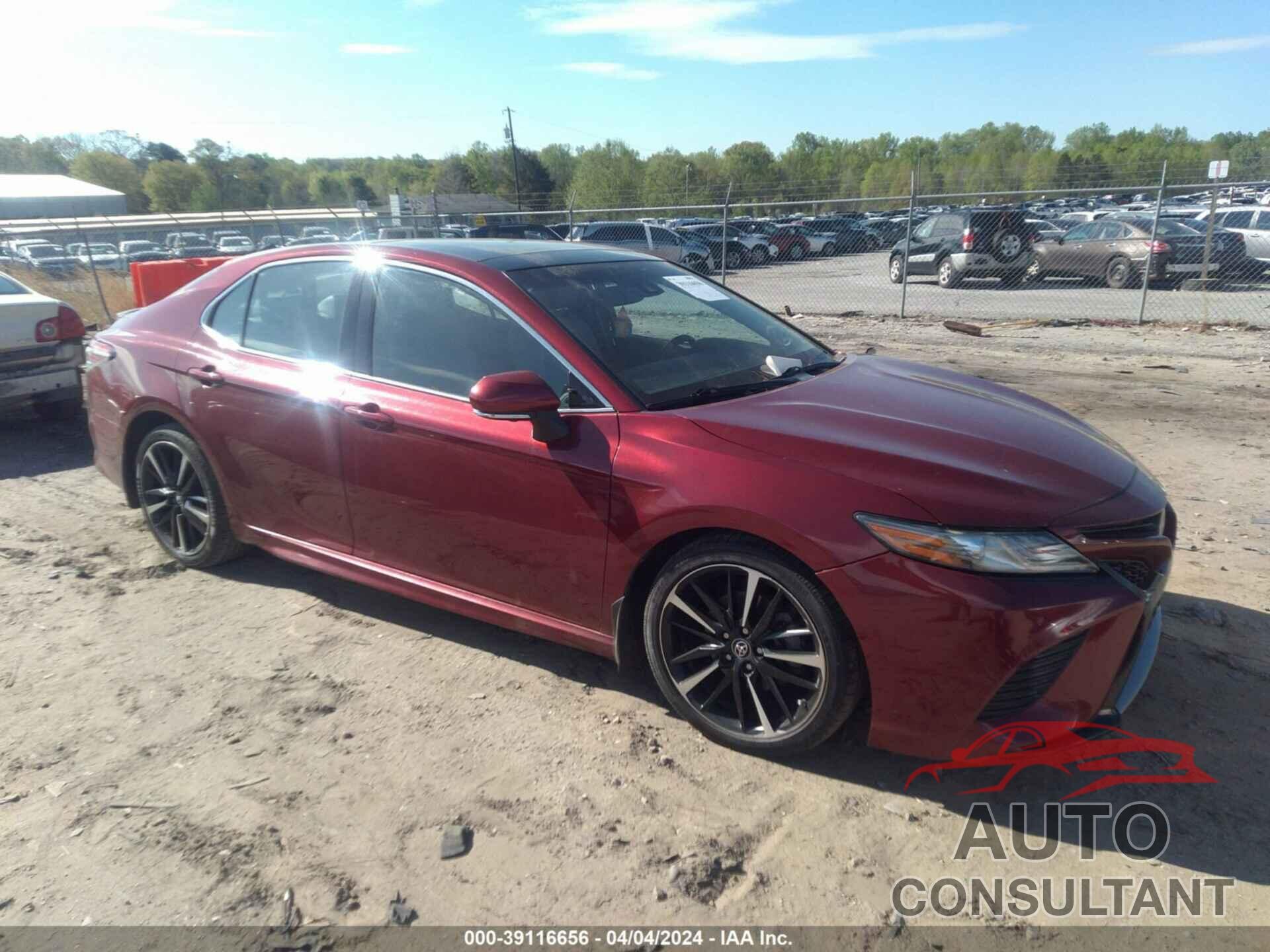 TOYOTA CAMRY 2018 - 4T1B61HK0JU506811