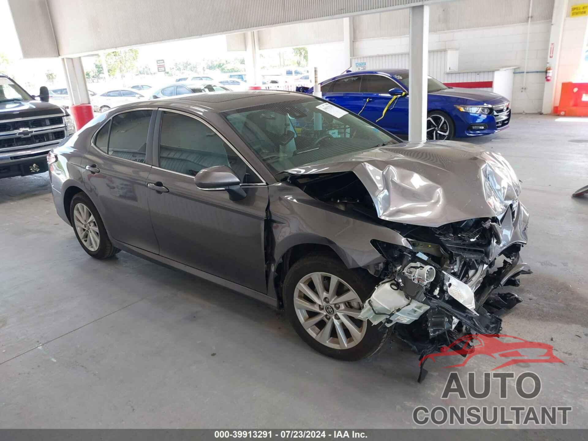 TOYOTA CAMRY 2022 - 4T1R11AK0NU662179