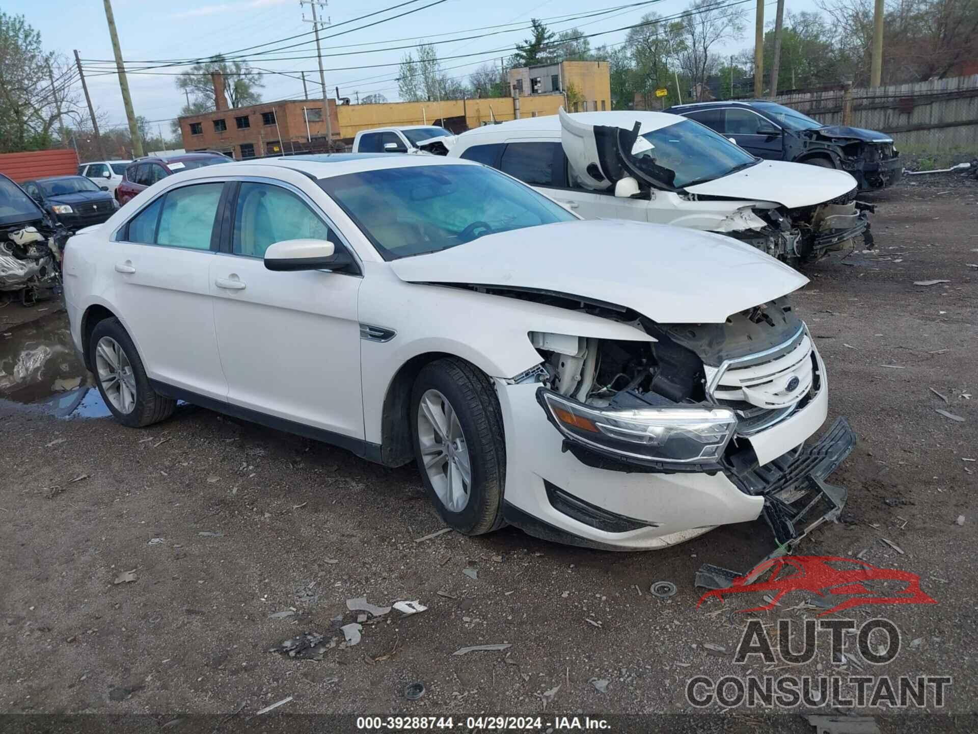 FORD TAURUS 2018 - 1FAHP2E89JG117129