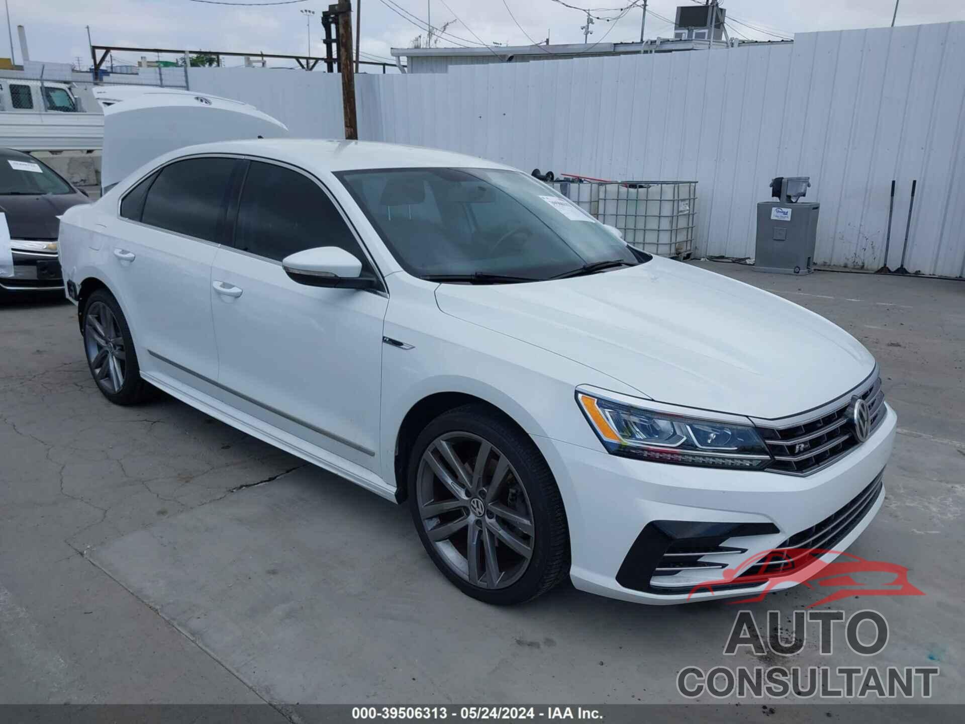 VOLKSWAGEN PASSAT 2017 - 1VWDT7A32HC042302