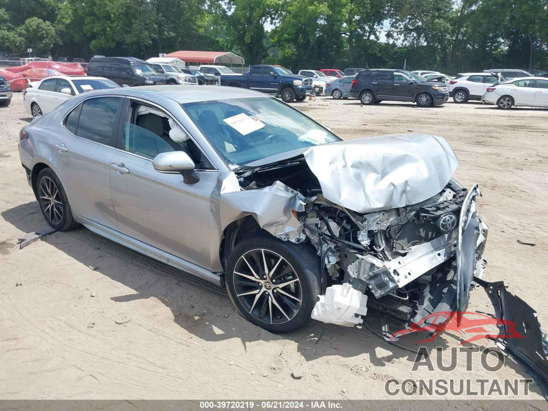 TOYOTA CAMRY 2022 - 4T1G11AK3NU619317