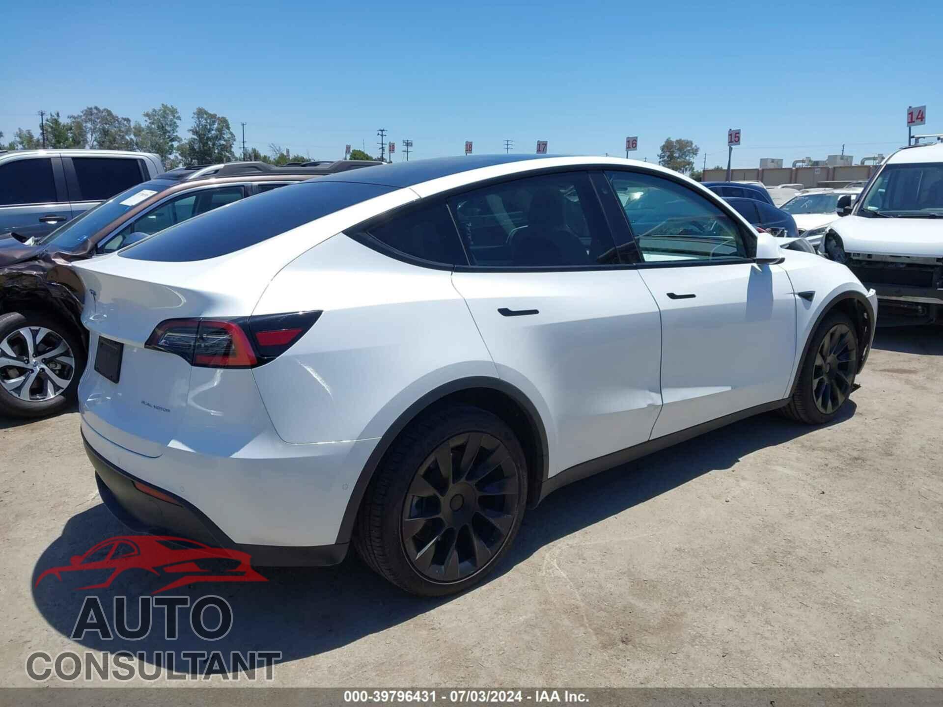 TESLA MODEL Y 2020 - 5YJYGDEE4LF058564