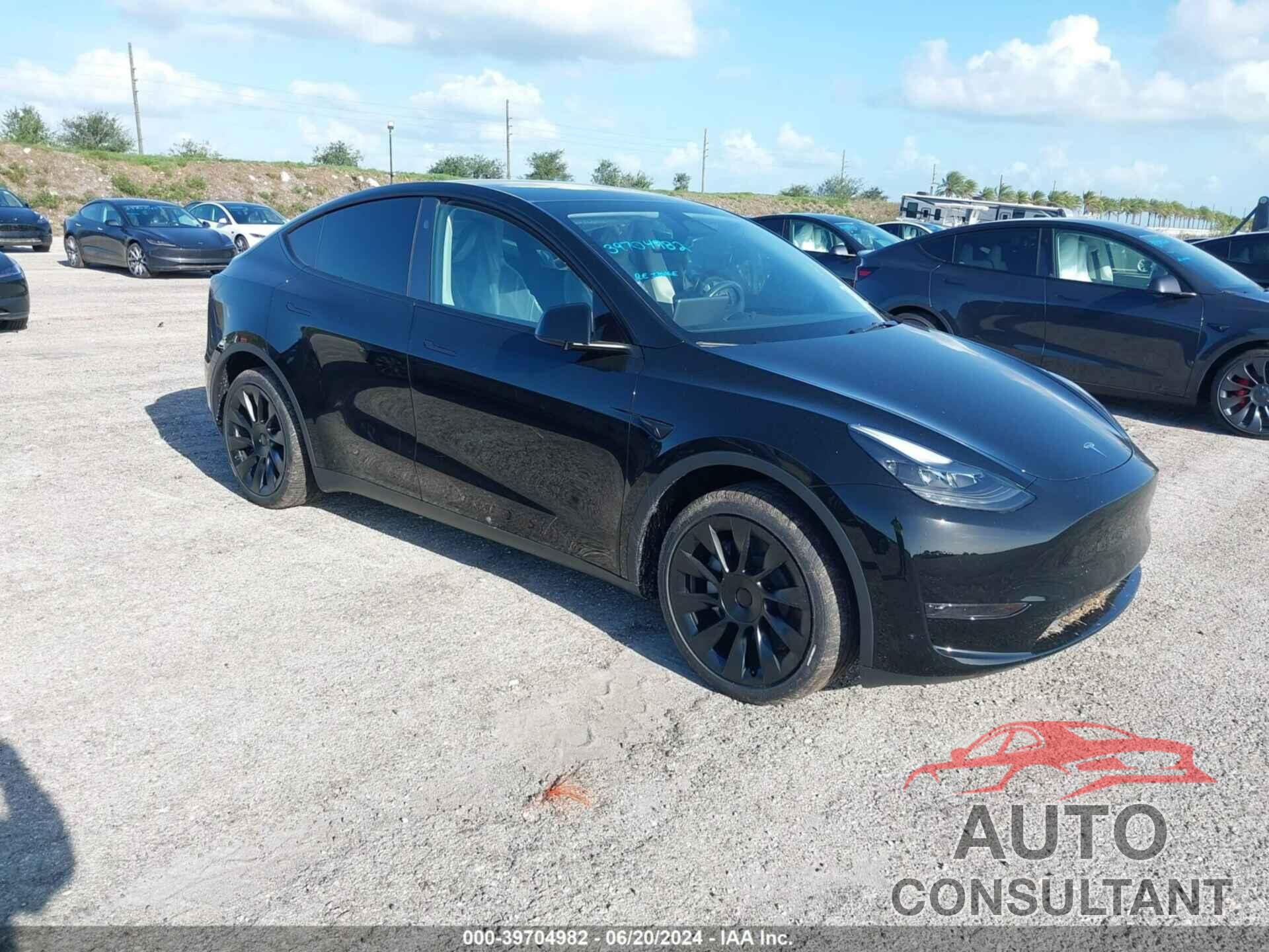 TESLA MODEL Y 2024 - 7SAYGDED8RF088248