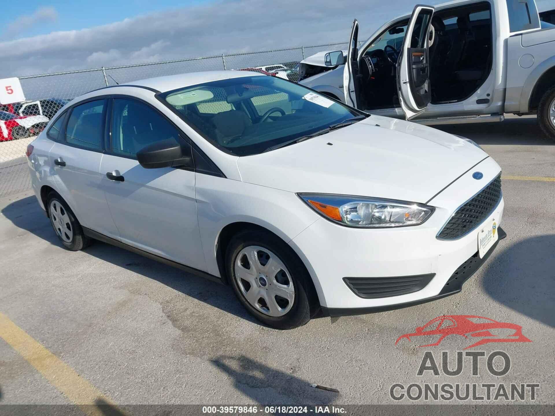 FORD FOCUS 2018 - 1FADP3E22JL246482