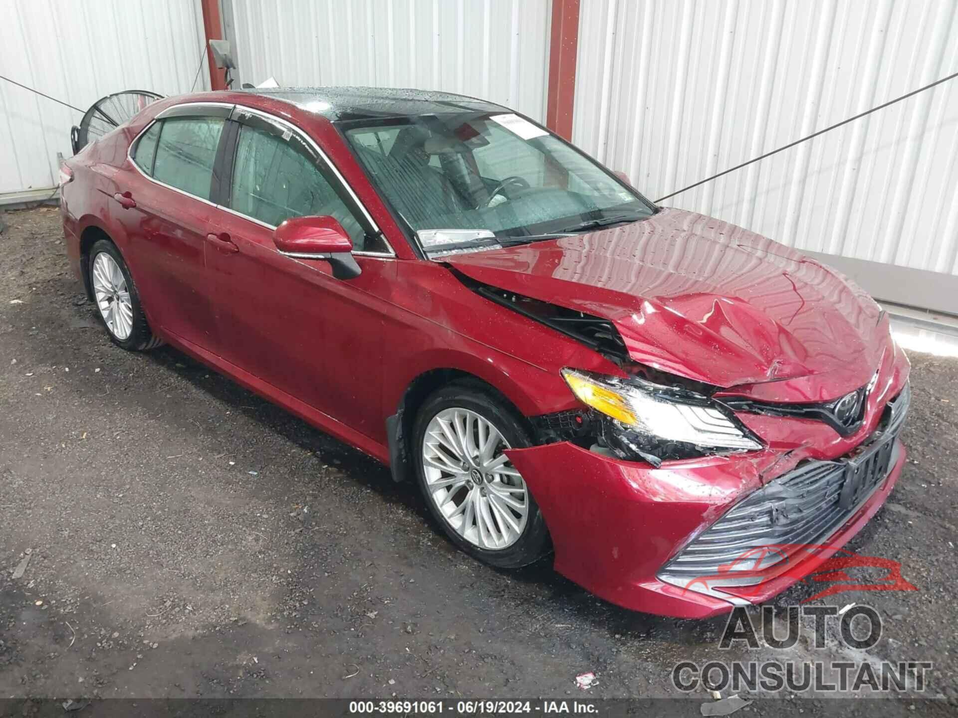 TOYOTA CAMRY 2019 - 4T1B11HK2KU719081