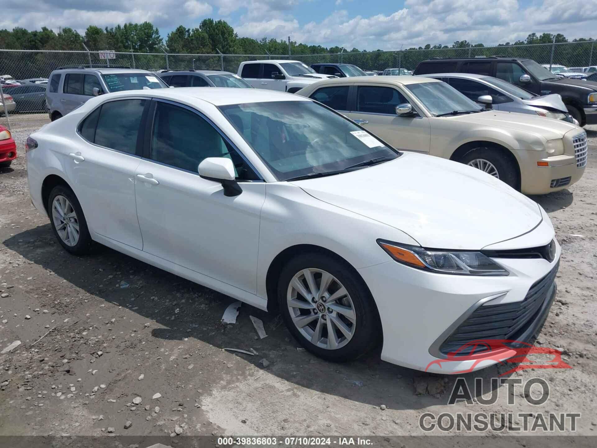 TOYOTA CAMRY 2022 - 4T1C11AKXNU068432