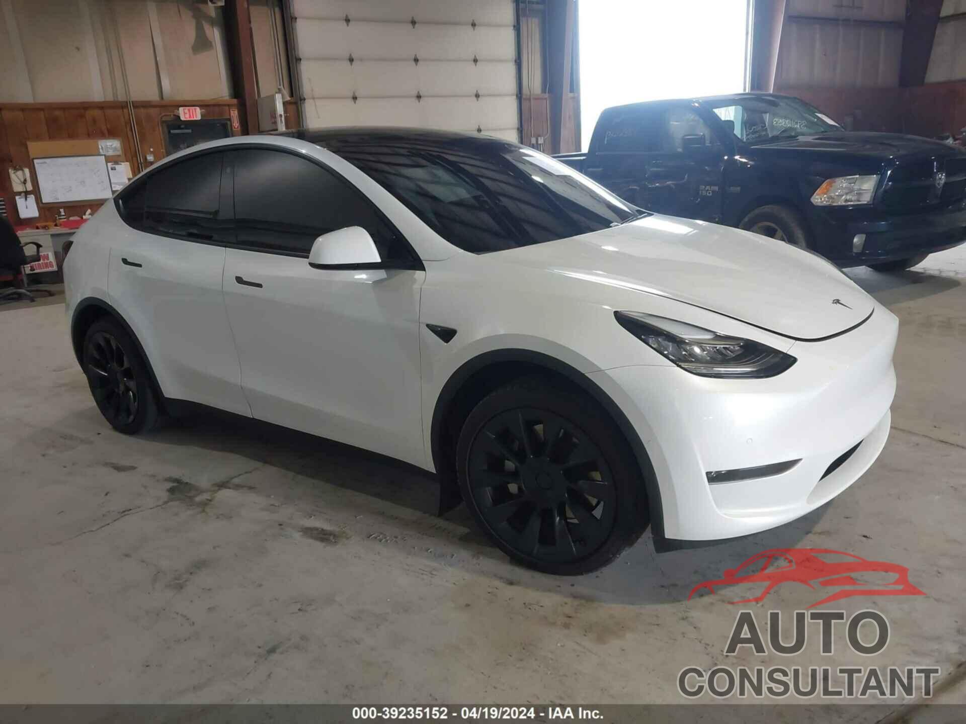 TESLA MODEL Y 2020 - 5YJYGDEE4LF032840