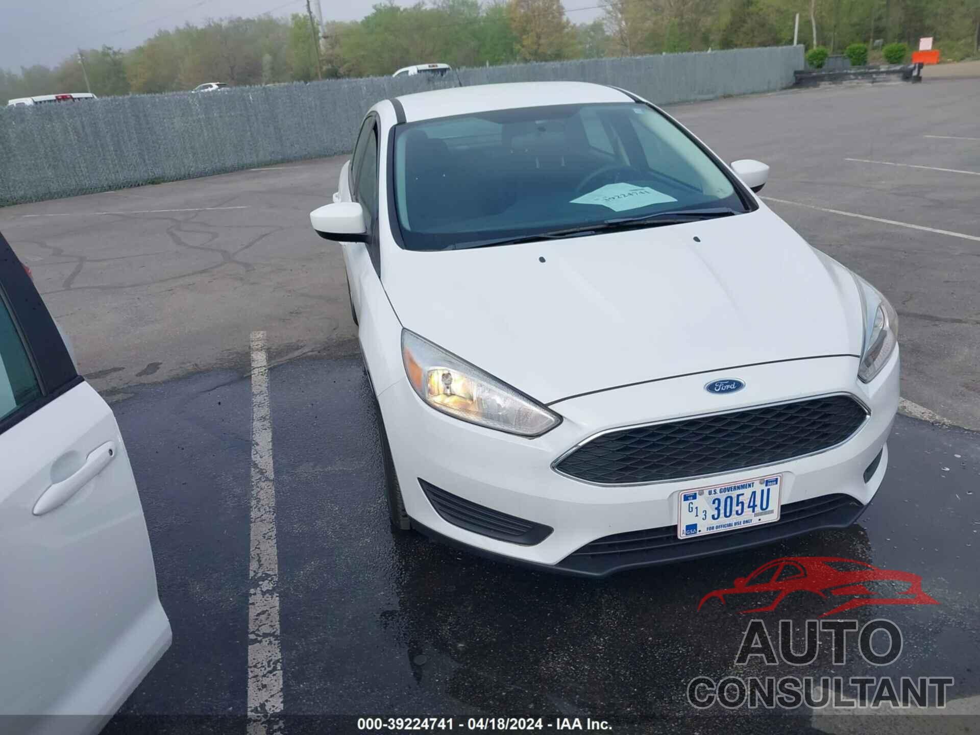 FORD FOCUS 2018 - 1FADP3F2XJL327518