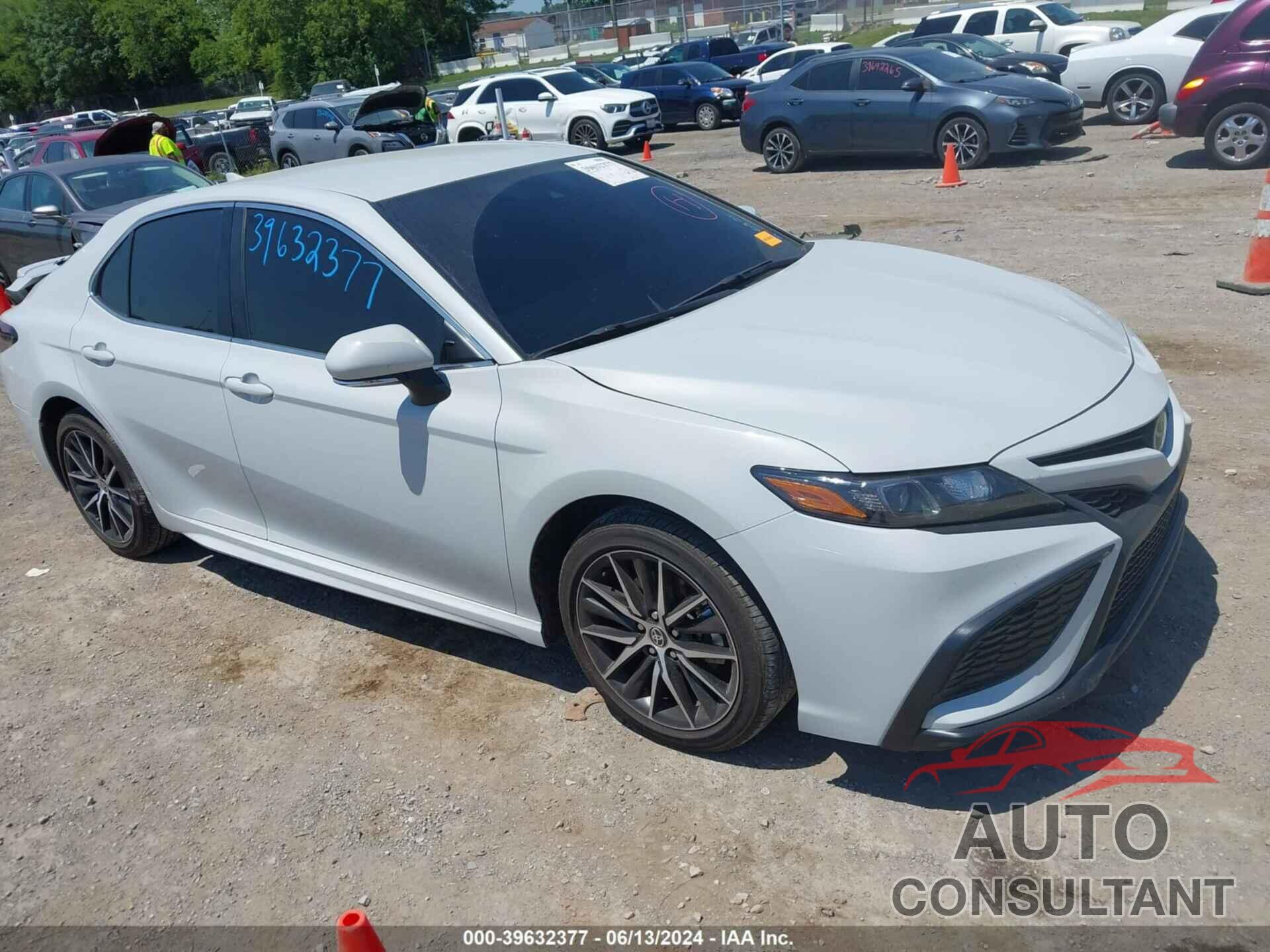 TOYOTA CAMRY 2023 - 4T1G11AK4PU158034