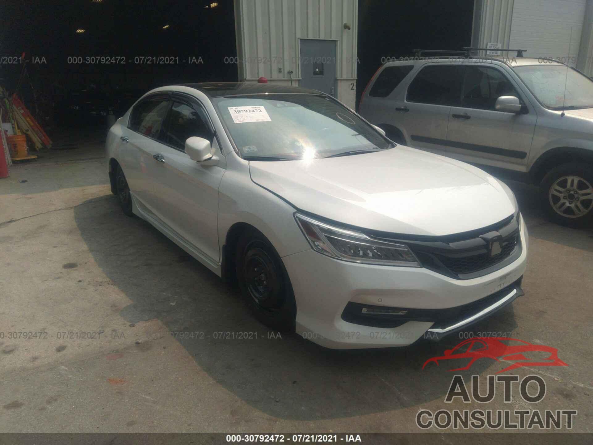 HONDA ACCORD SEDAN 2017 - 1HGCR3F94HA012704