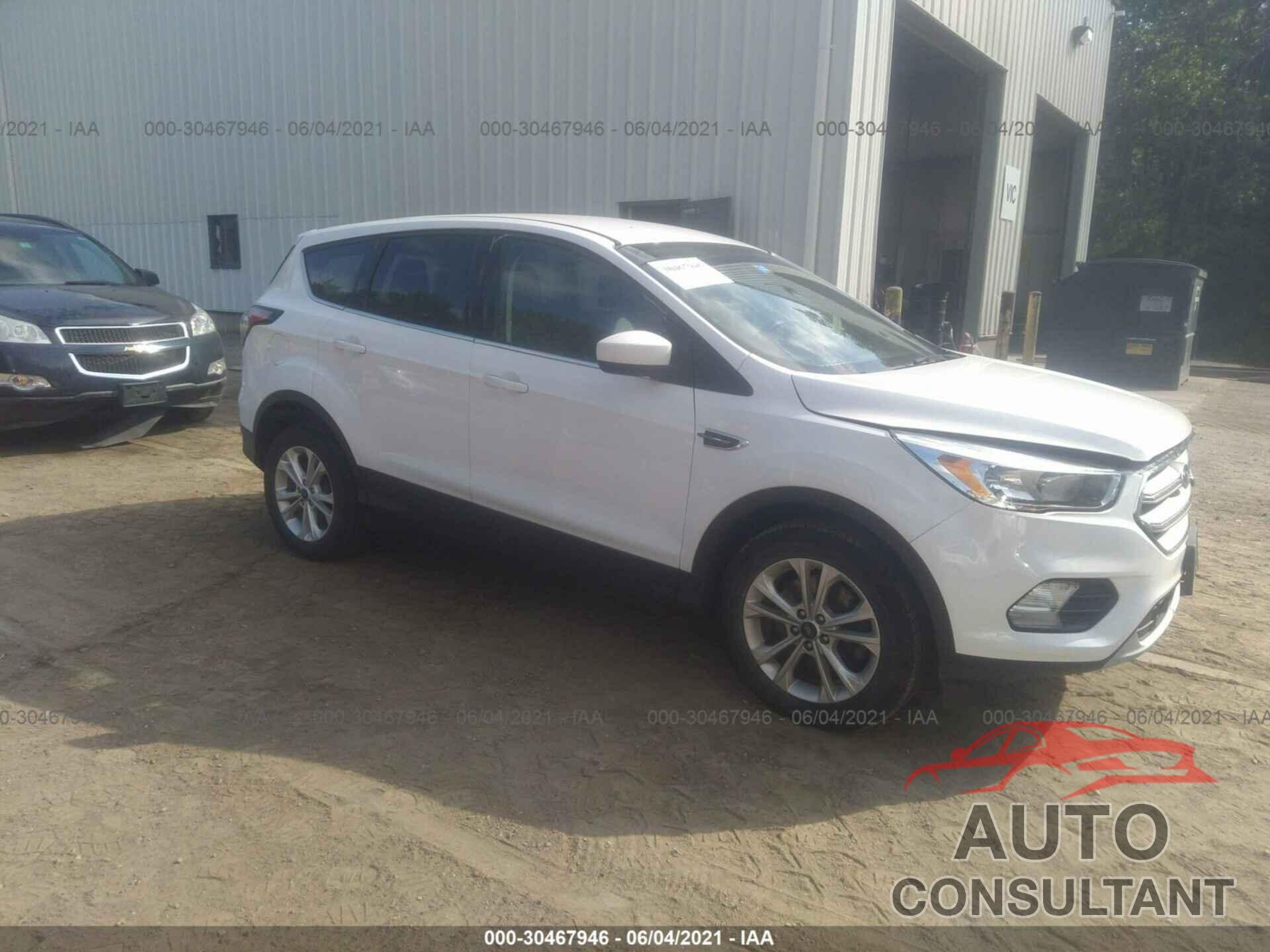 FORD ESCAPE 2017 - 1FMCU9GD4HUD23336