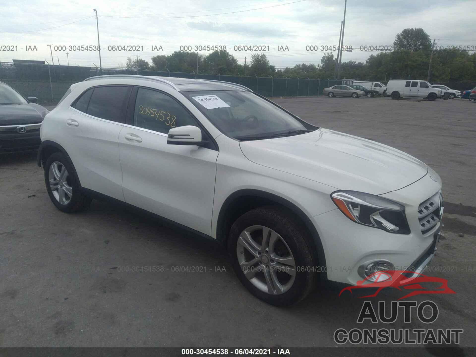 MERCEDES-BENZ GLA 2018 - WDCTG4GB4JJ373961