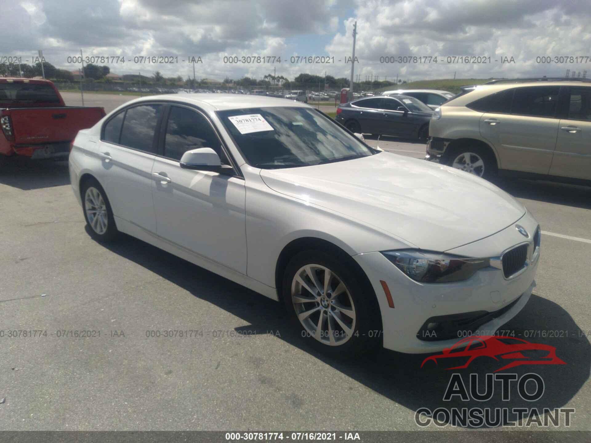 BMW 3 SERIES 2017 - WBA8E1G36HNU17628