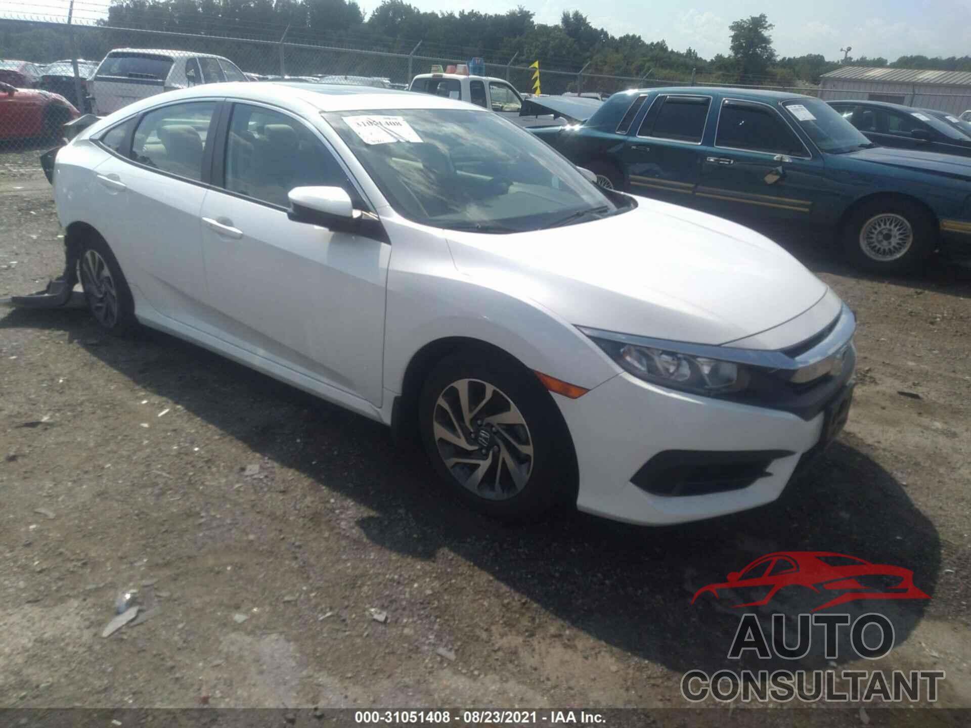 HONDA CIVIC SEDAN 2018 - 19XFC2F72JE042311