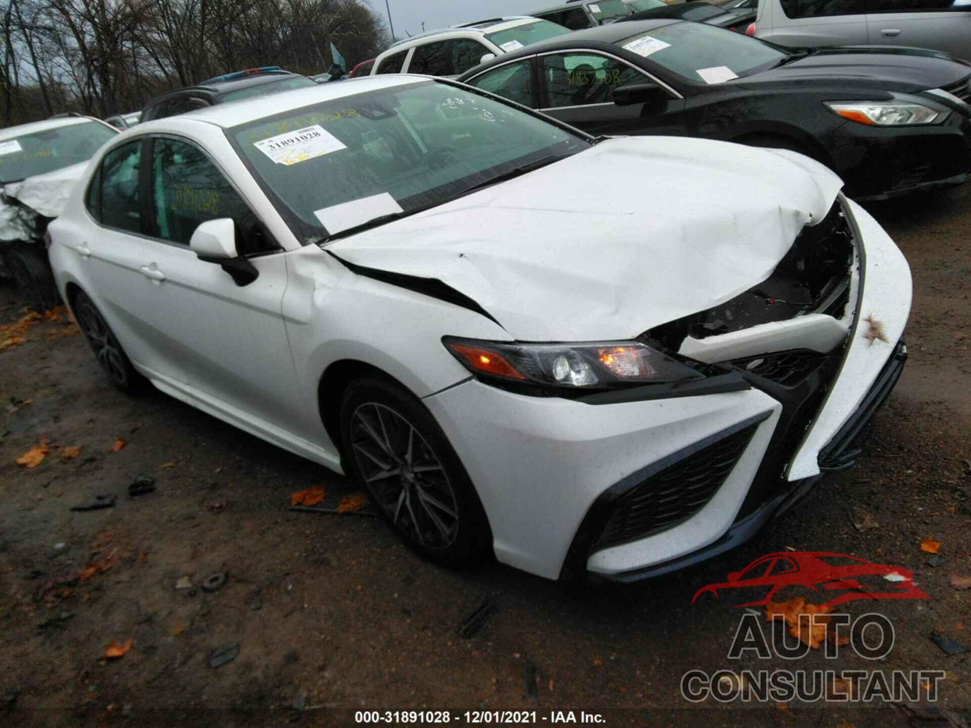 TOYOTA CAMRY 2021 - 4T1G11AK4MU473136