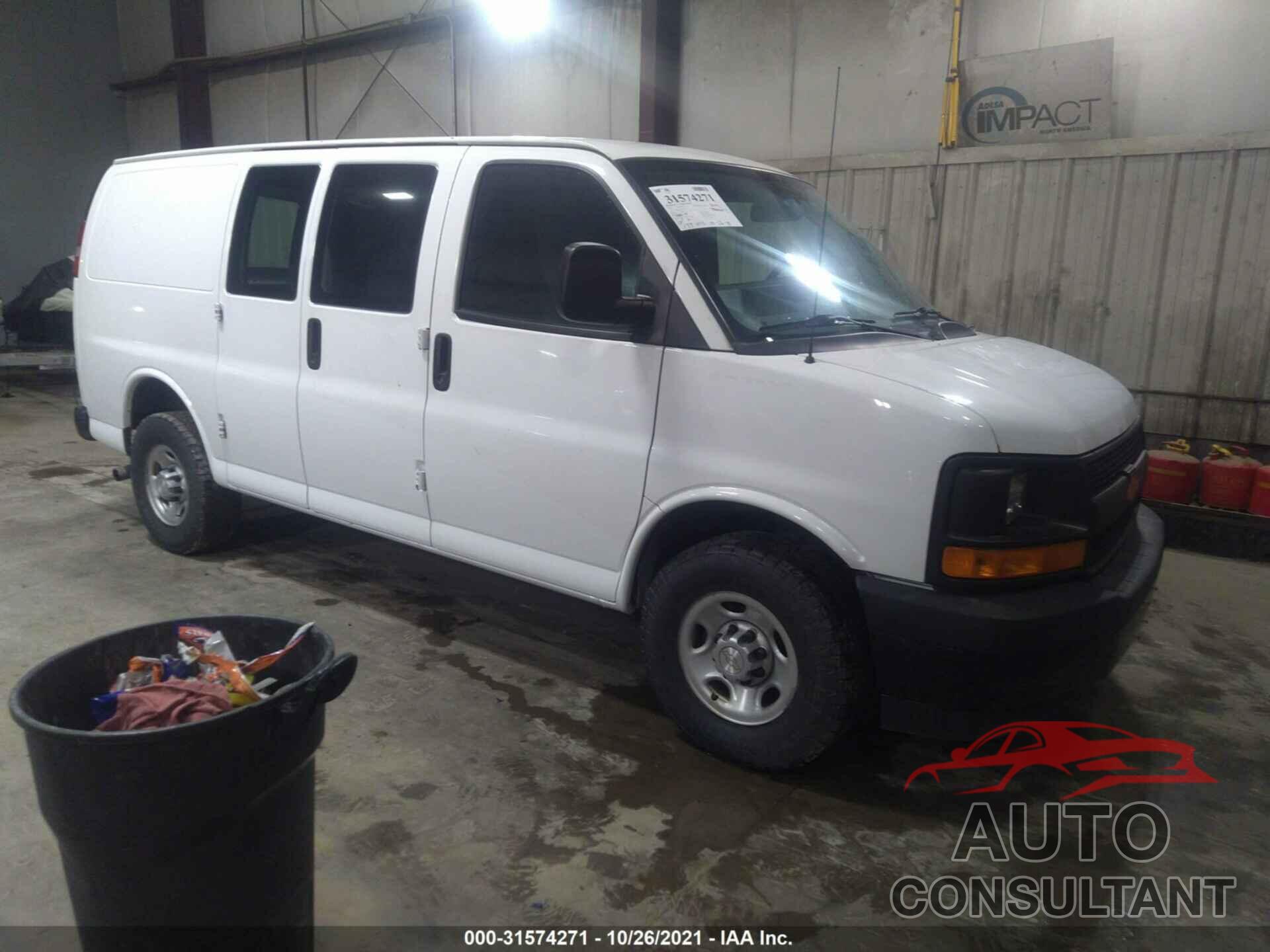 CHEVROLET EXPRESS CARGO VAN 2017 - 1GCWGAFF9H1269157