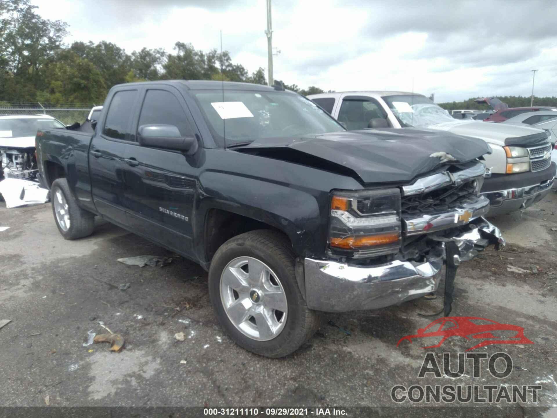 CHEVROLET SILVERADO 1500 2018 - 1GCVKREC7JZ160512
