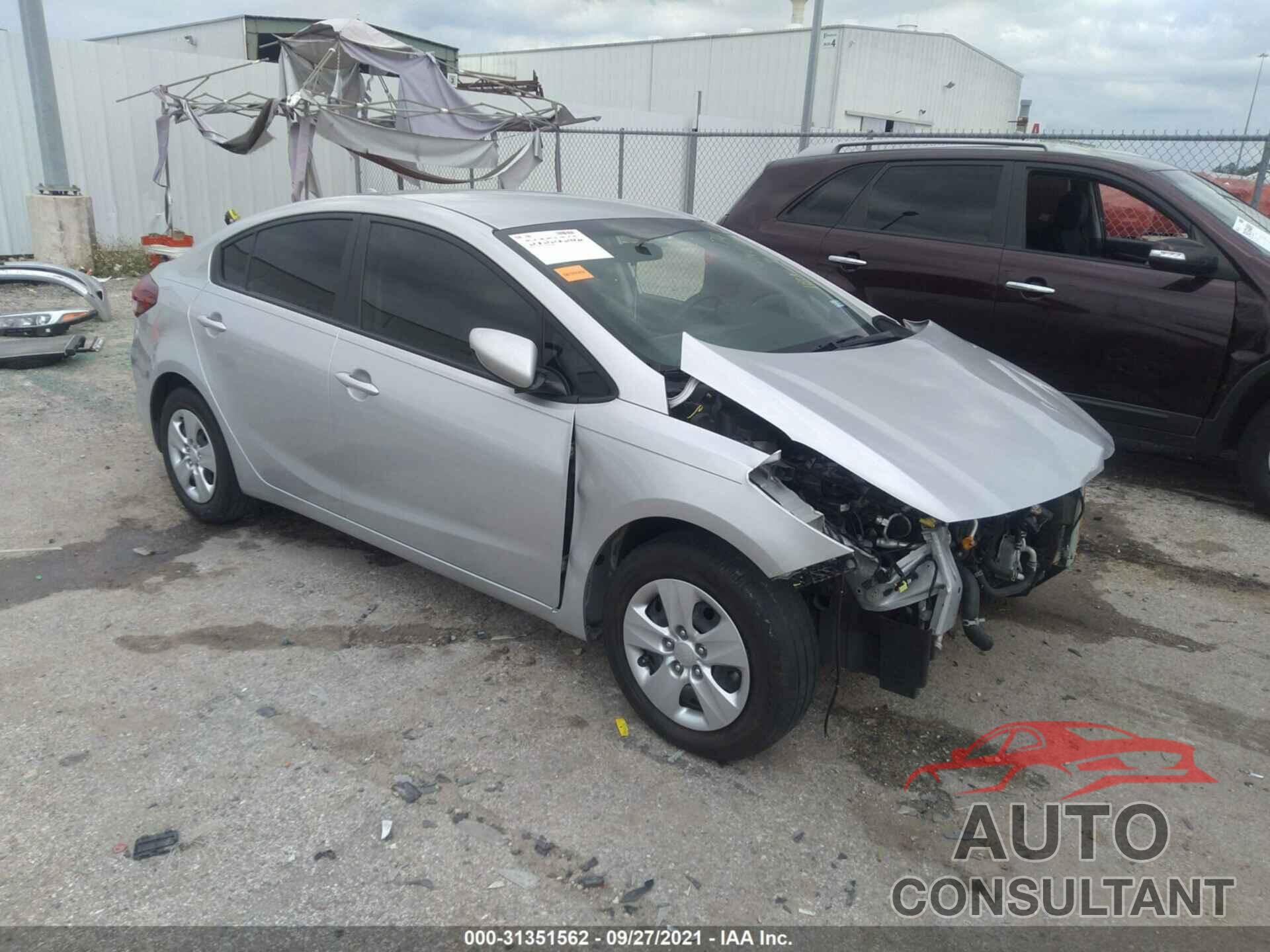 KIA FORTE 2018 - 3KPFK4A74JE267724