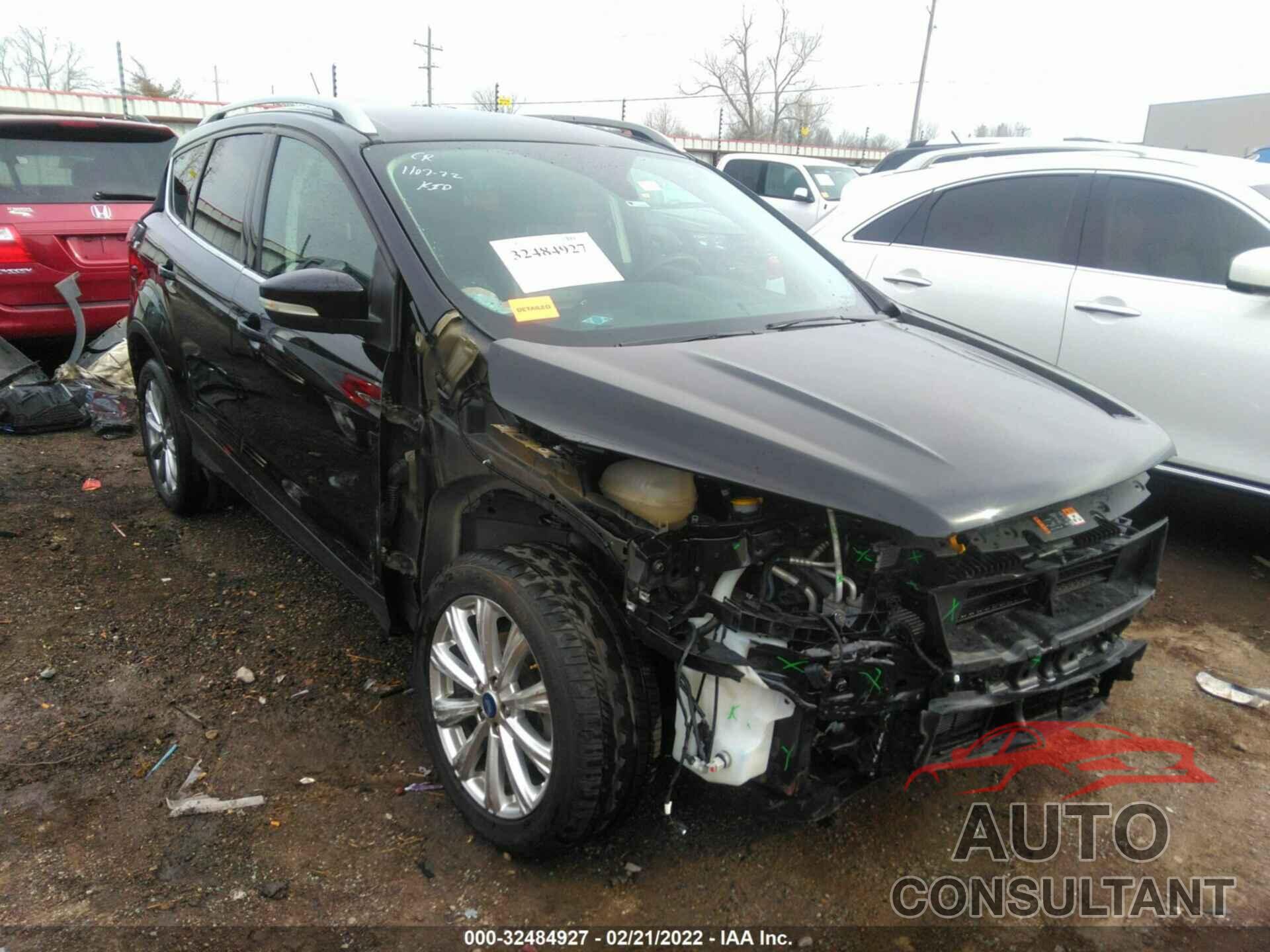 FORD ESCAPE 2017 - 1FMCU0JD4HUA79739