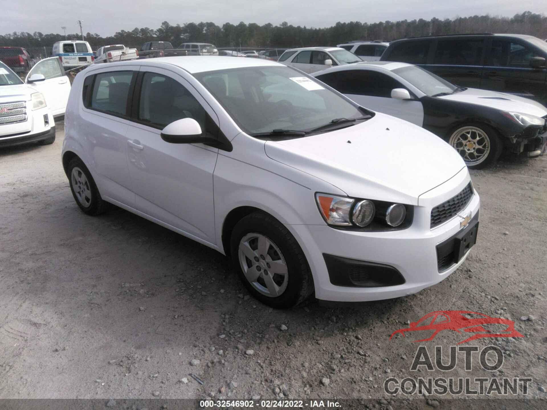 CHEVROLET SONIC 2016 - 1G1JA6SH1G4177580